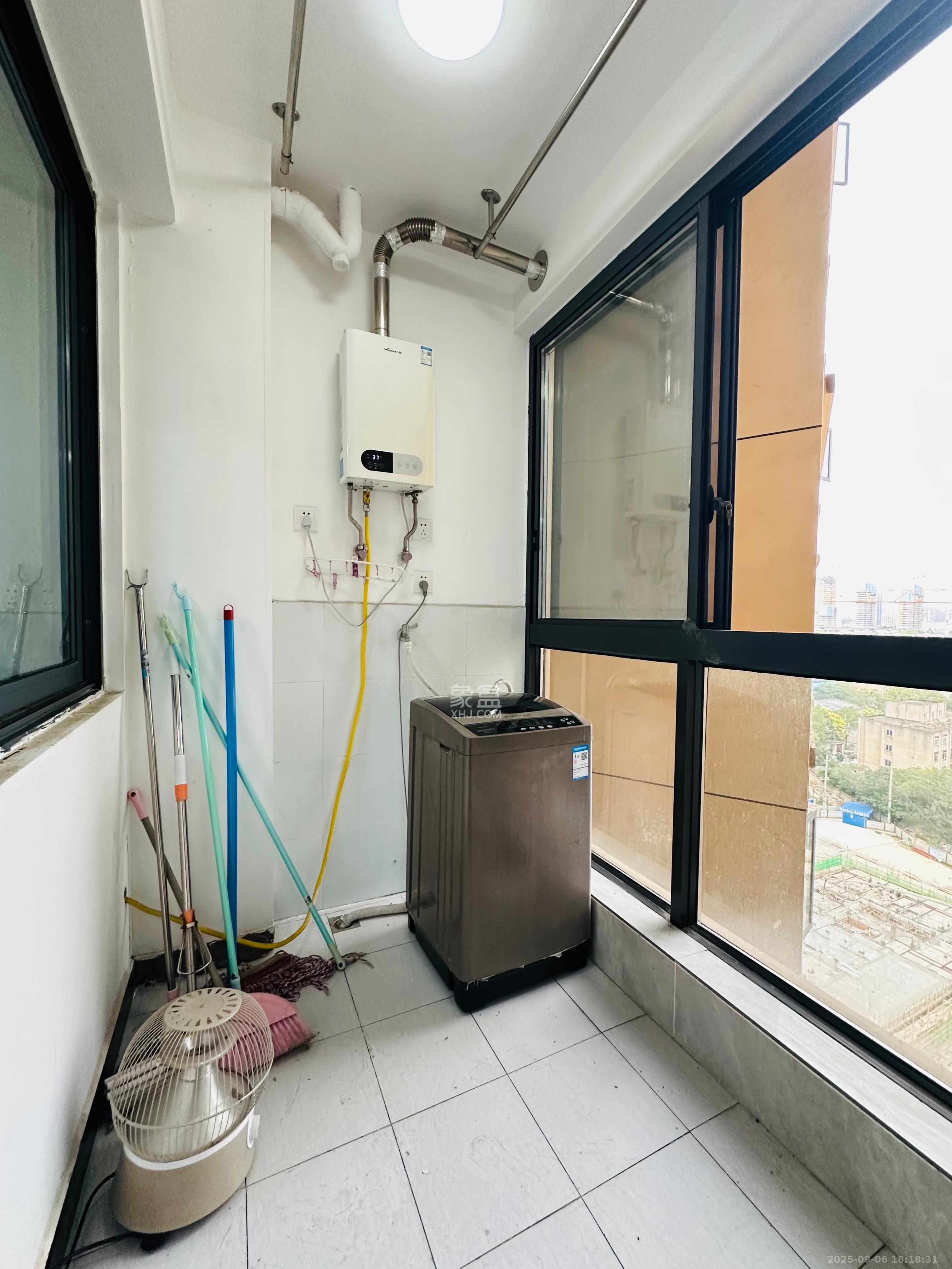 振业城三期 4室2厅2卫 3300.0元/月 振业城三期 4室2厅2卫 3300.0元/月室内图