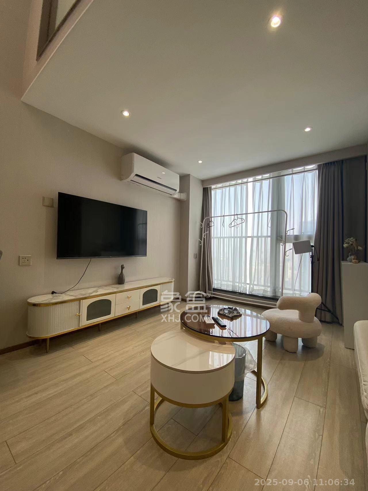 华远华时代 2室2厅1卫 2600.0元/月 华远华时代 2室2厅1卫 2600.0元/月室内图