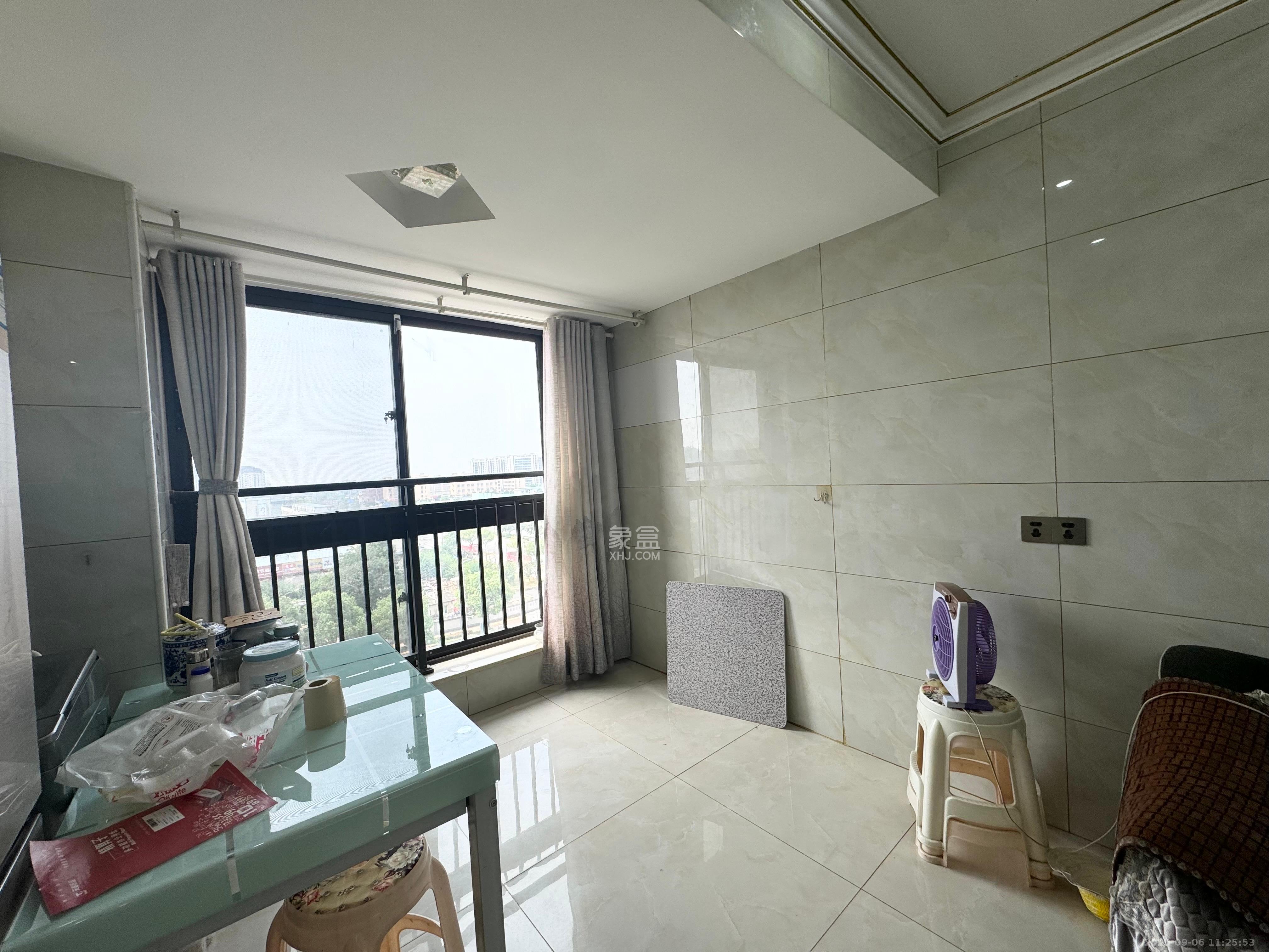 中海新城熙岸（中信新城五期）  2室2厅1卫    1900.0元/月室内图