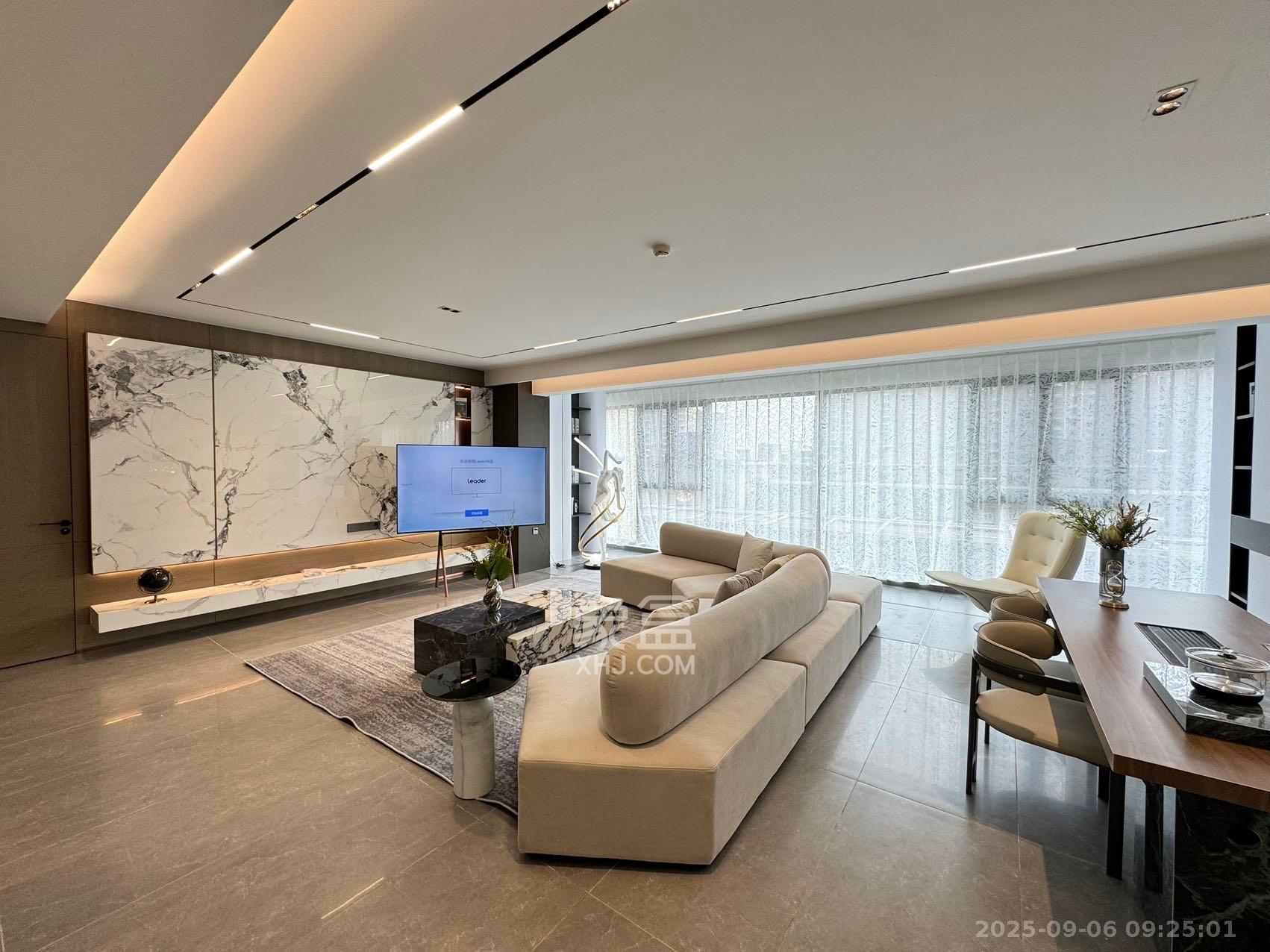 长沙悦府（华润万象城）  4室2厅3卫    16000.0元/月室内图