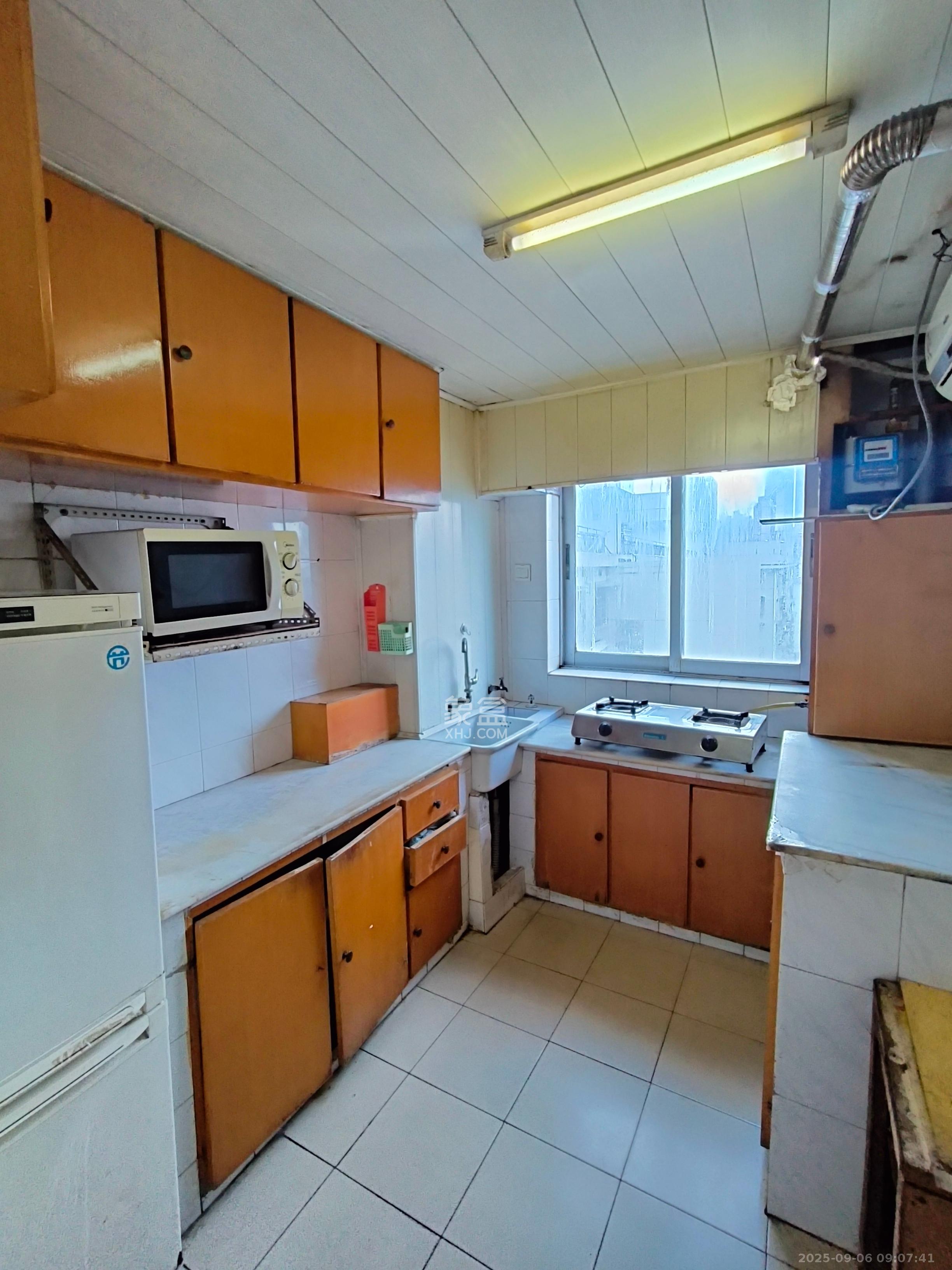 天心大厦  3室1厅1卫    2000.0元/月 天心大厦  3室1厅1卫    2000.0元/月室内图