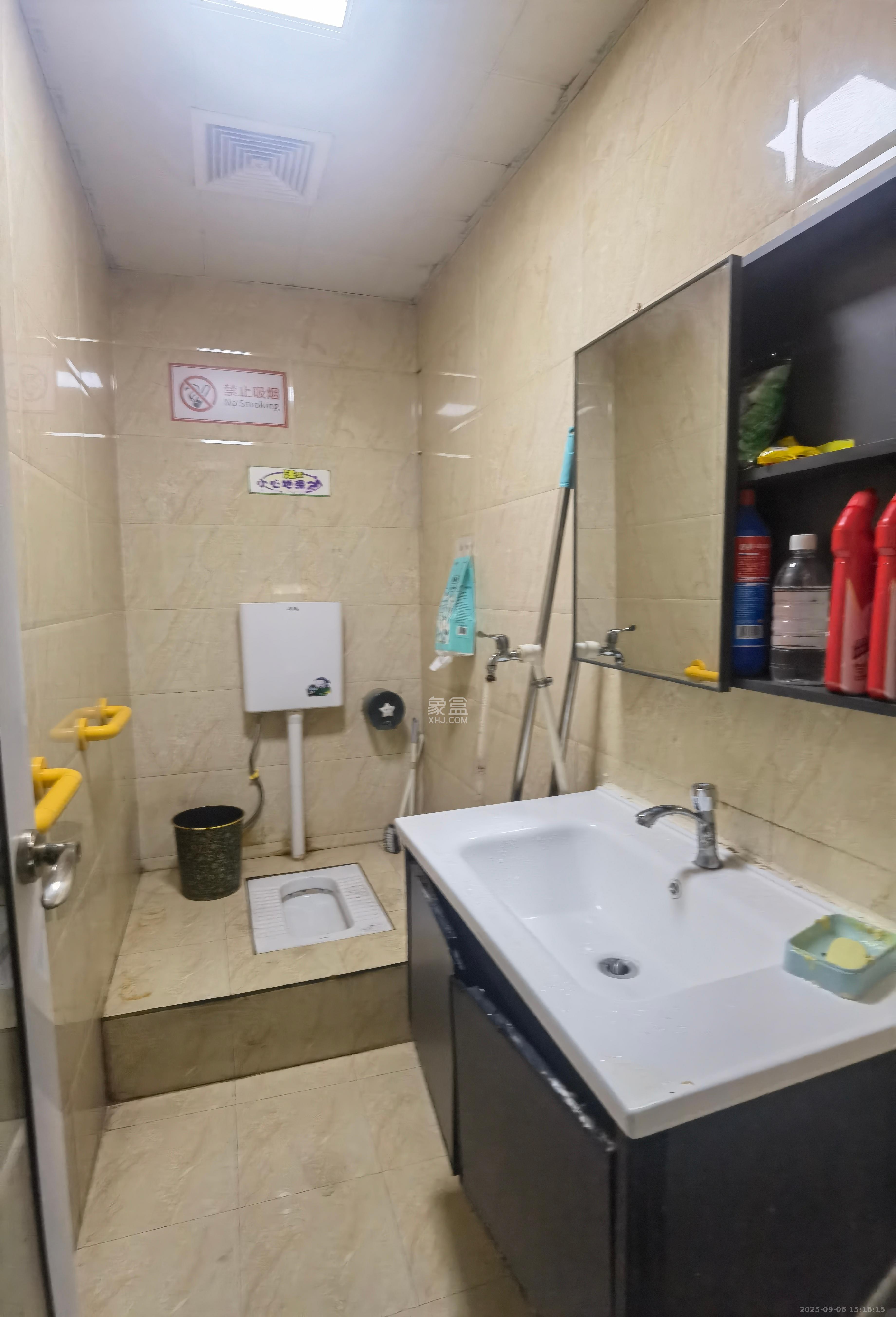 四方小区综合楼（四方嘉丽）   192.94㎡      18000.0元/月室内图