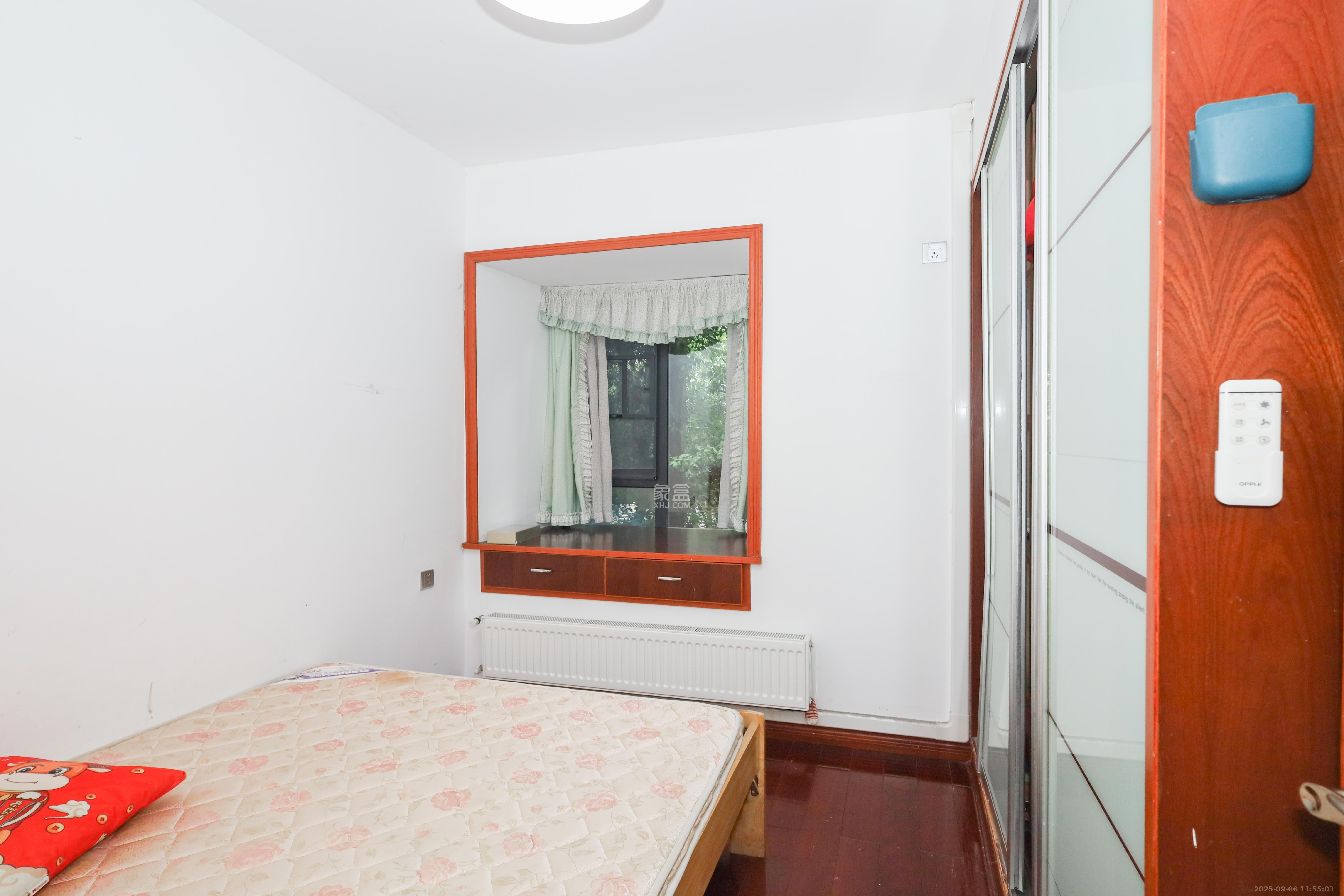 保利麓谷林语A区 3室2厅1卫 76.0万 保利麓谷林语A区 3室2厅1卫 76.0万卧室