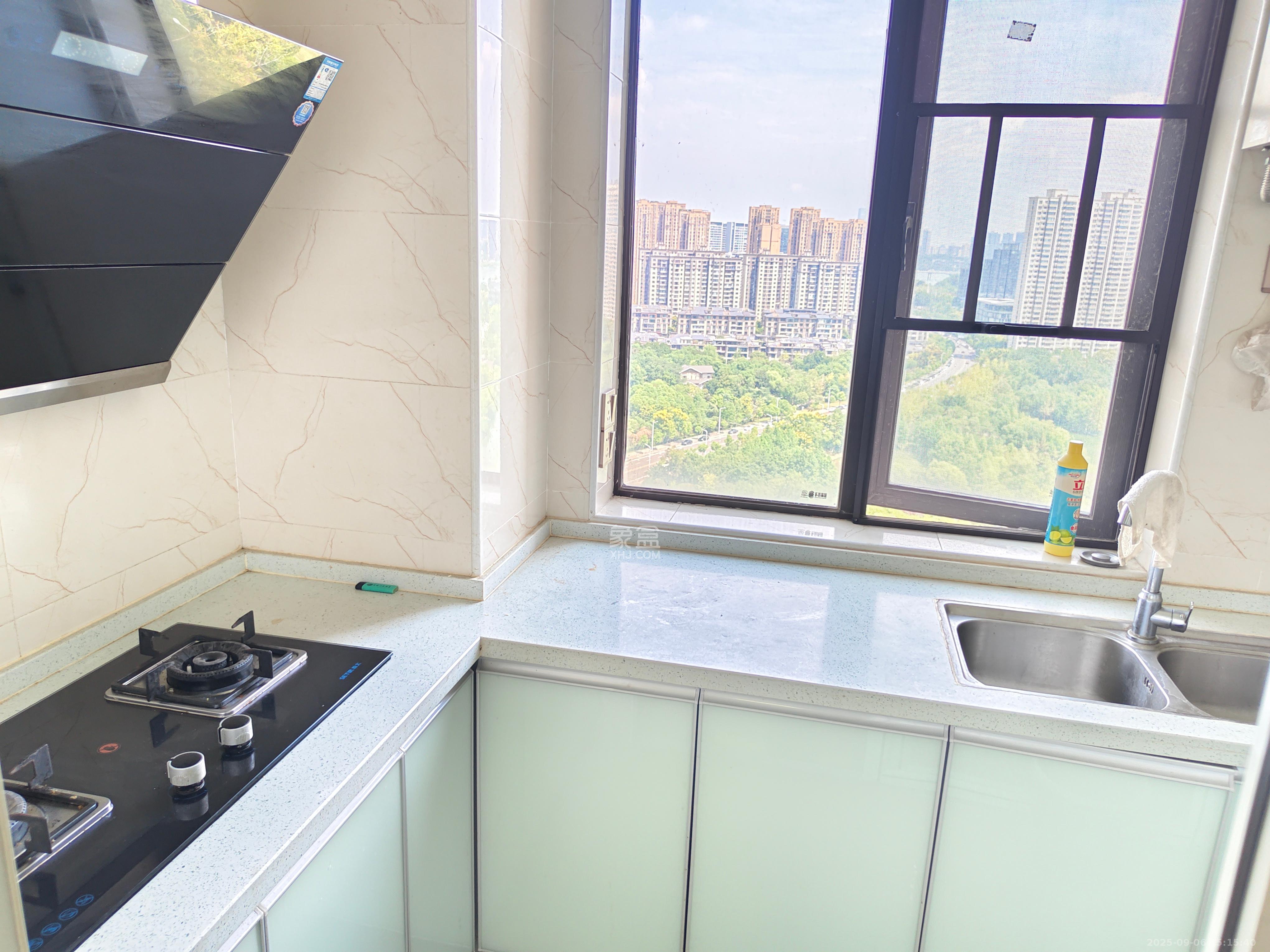 洋湖18克拉（旷远洋湖18克拉）  4室2厅2卫    3200.0元/月室内图