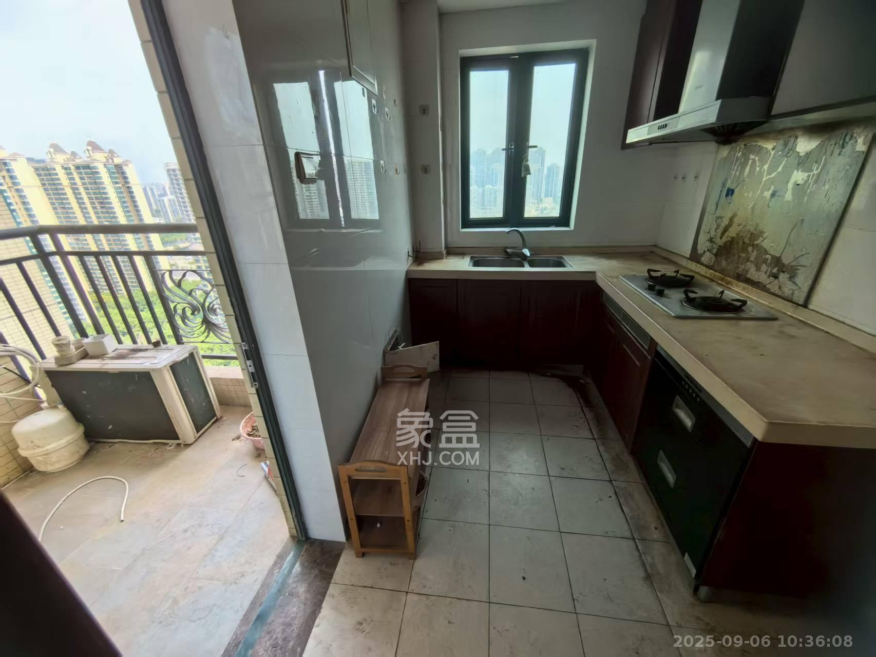 恒大绿洲 4室2厅2卫 3500.0元/月 恒大绿洲 4室2厅2卫 3500.0元/月室内图