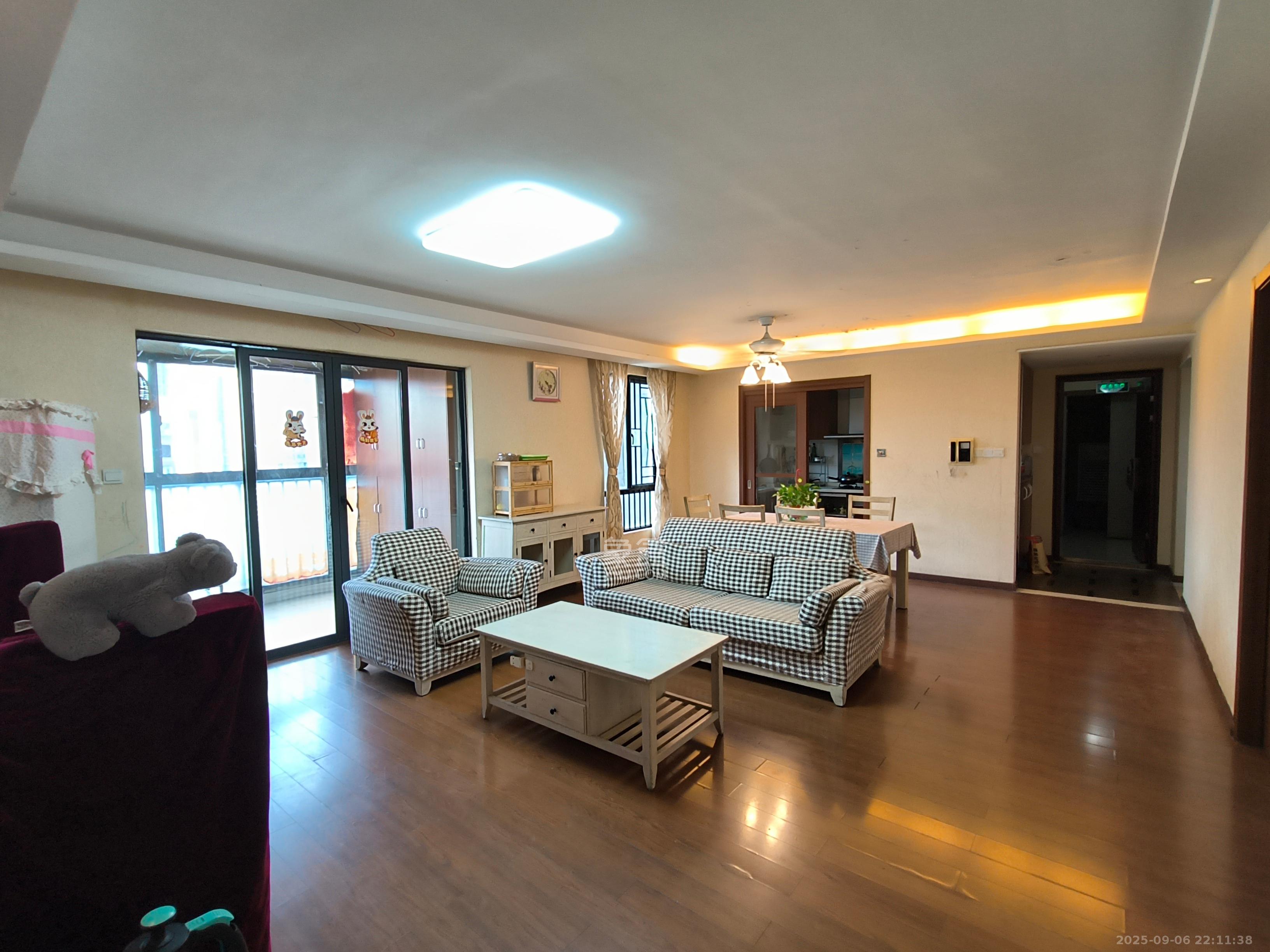 万科城  3室2厅1卫    3000.0元/月 万科城  3室2厅1卫    3000.0元/月室内图