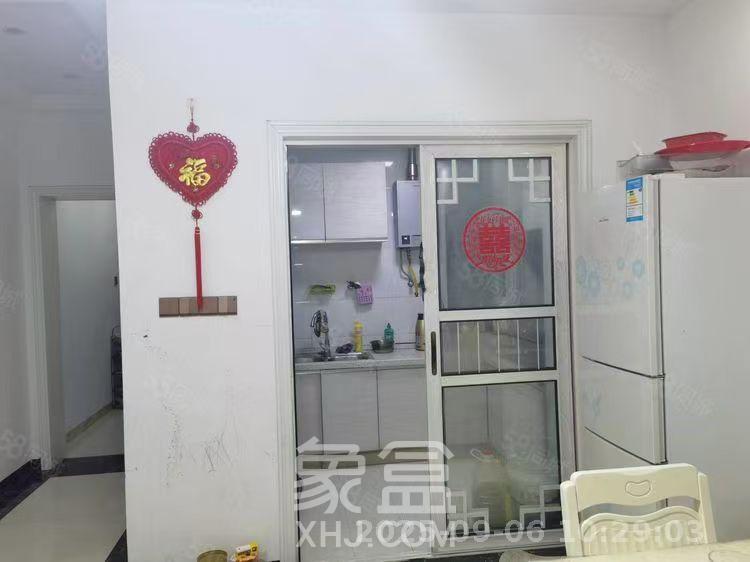 枫华府第 3室2厅1卫 2000.0元/月 枫华府第 3室2厅1卫 2000.0元/月室内图