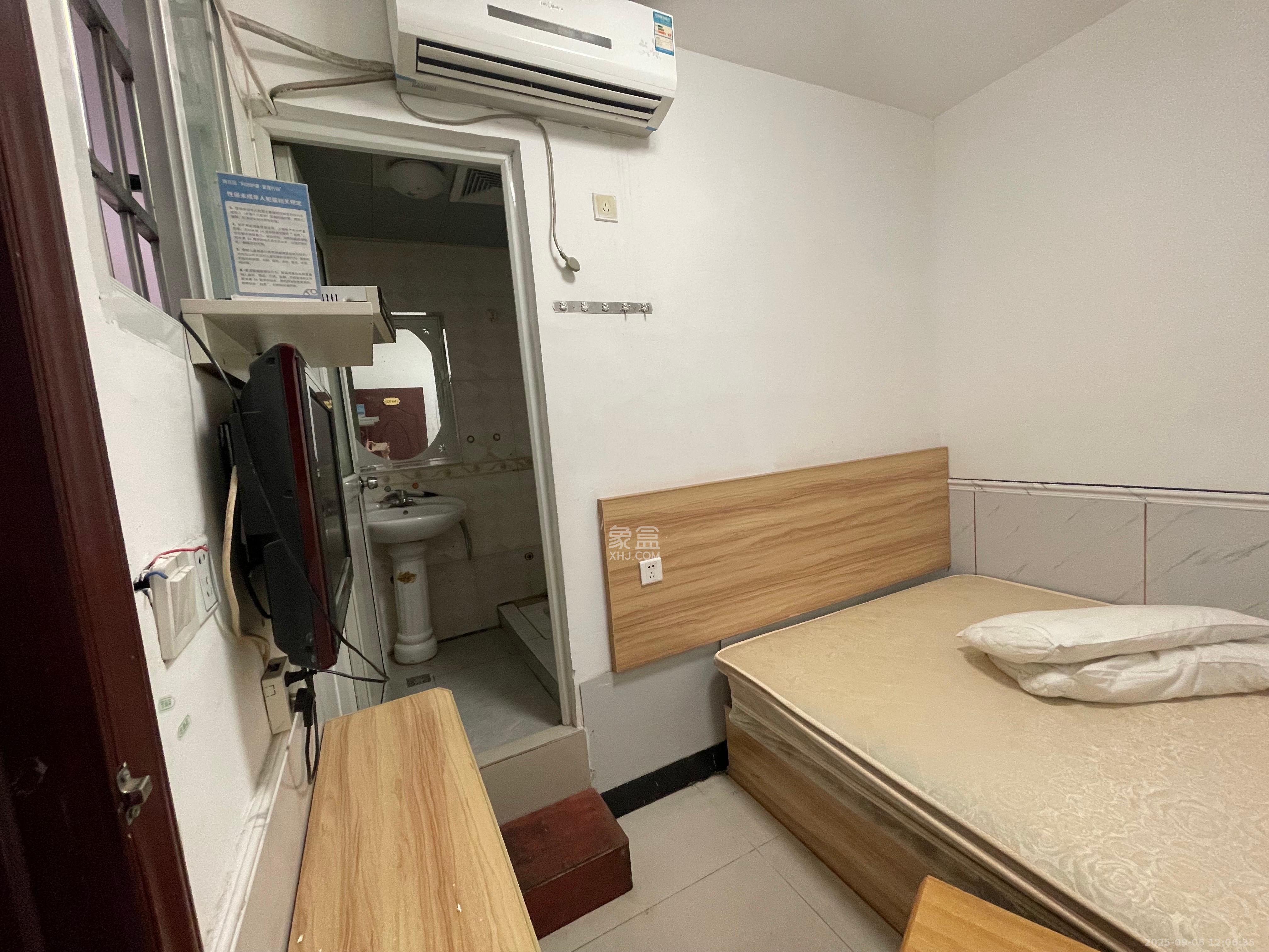 银轩铭誉（四海怡家）  5室1厅1卫    3600.0元/月室内图