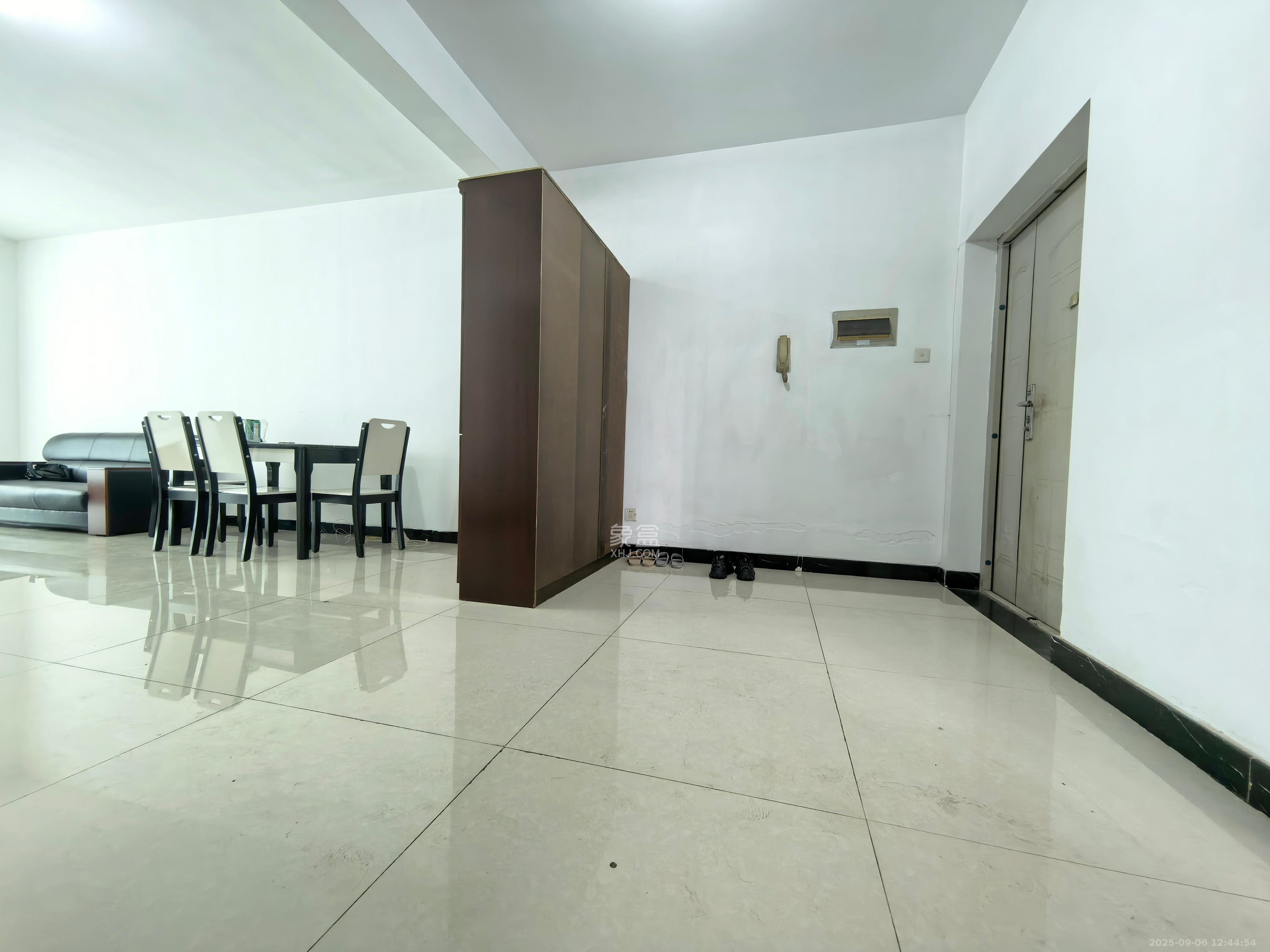 名都凯旋城  3室2厅2卫    2400.0元/月室内图