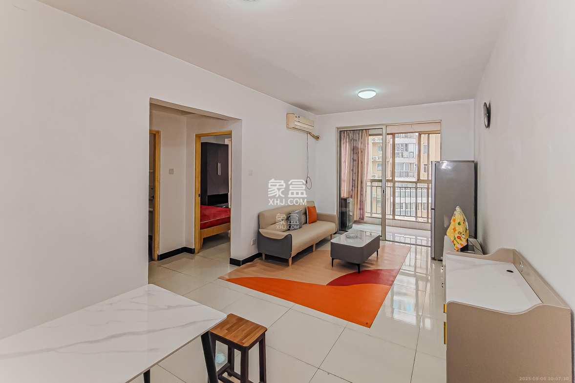 凯通国际城(凯通朝庭)  2室1厅1卫    56.0万 凯通国际城(凯通朝庭)  2室1厅1卫    56.0万客厅