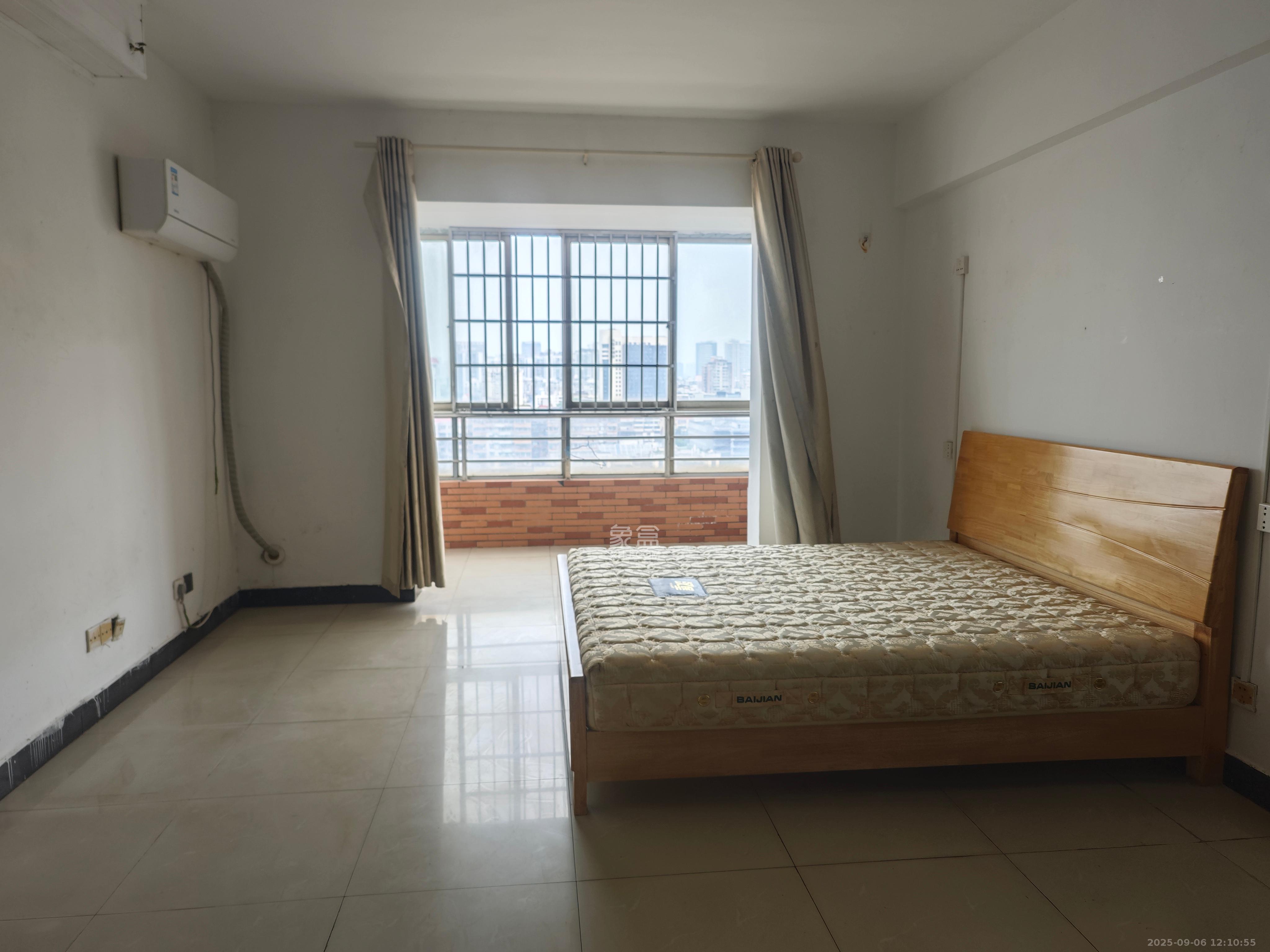 日出东方  1室1厅1卫    1500.0元/月室内图