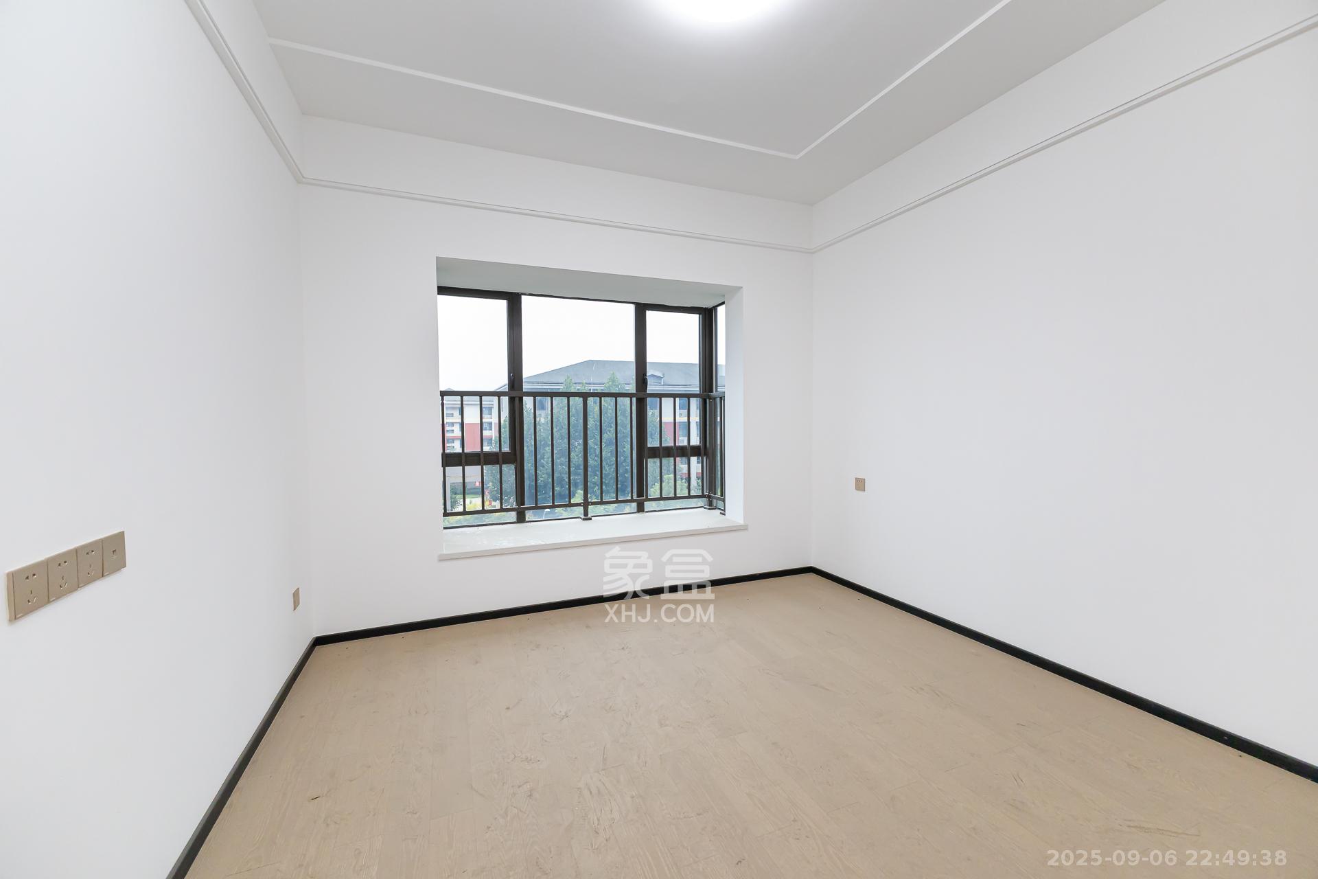 润和湘江天地天悦湾  4室2厅2卫    190.0万 润和湘江天地天悦湾  4室2厅2卫    190.0万卧室