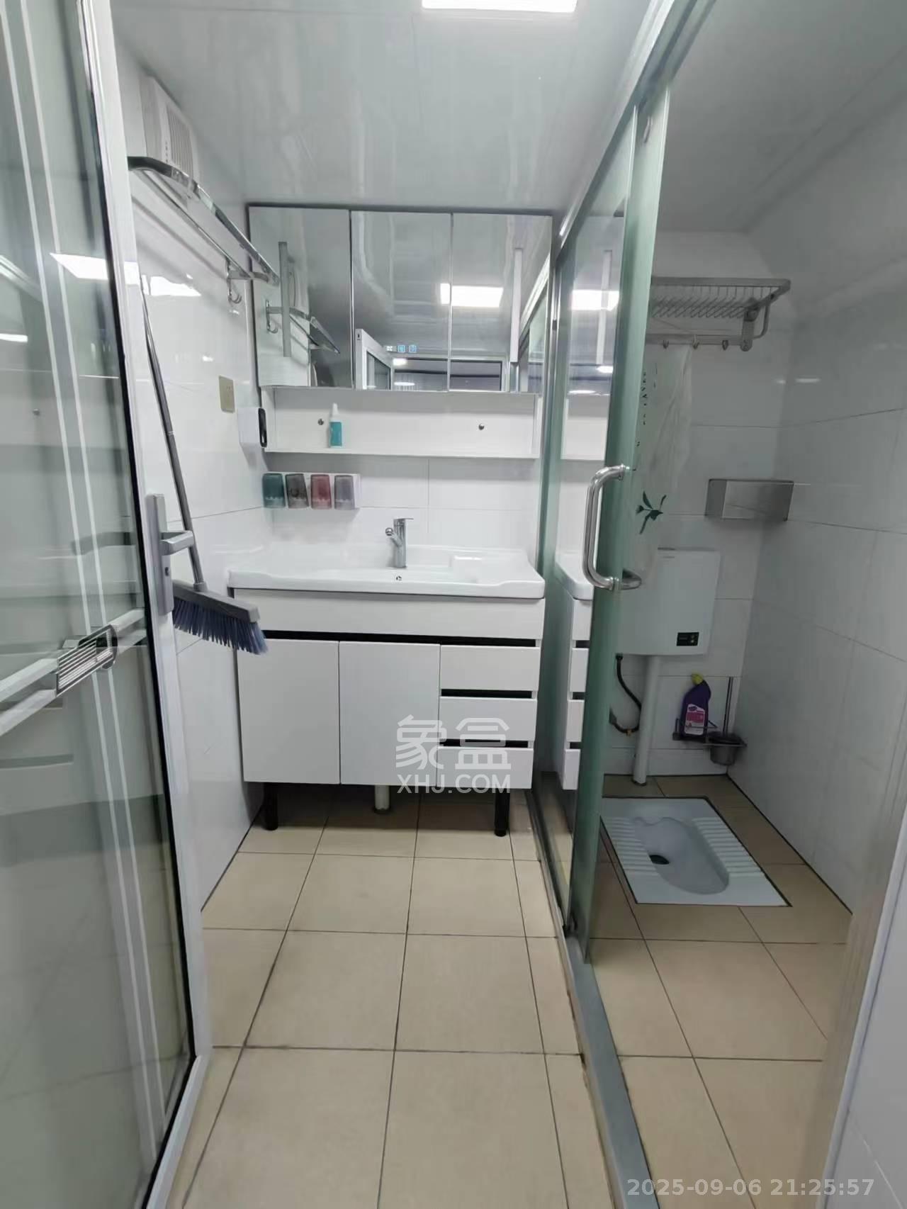 华润置地广场二期  3室2厅1卫    1900.0元/月室内图