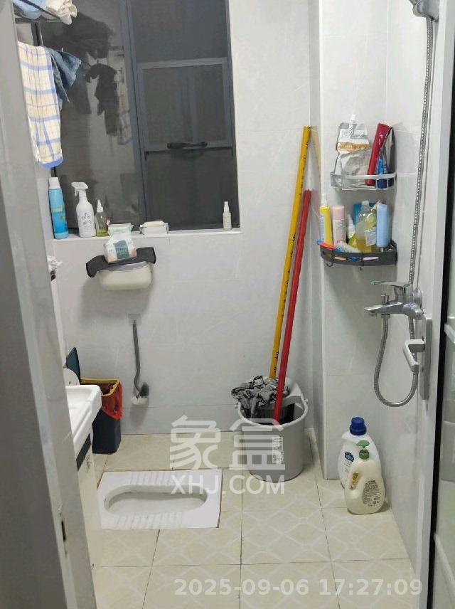 剑桥名门  2室1厅1卫    2580.0元/月室内图