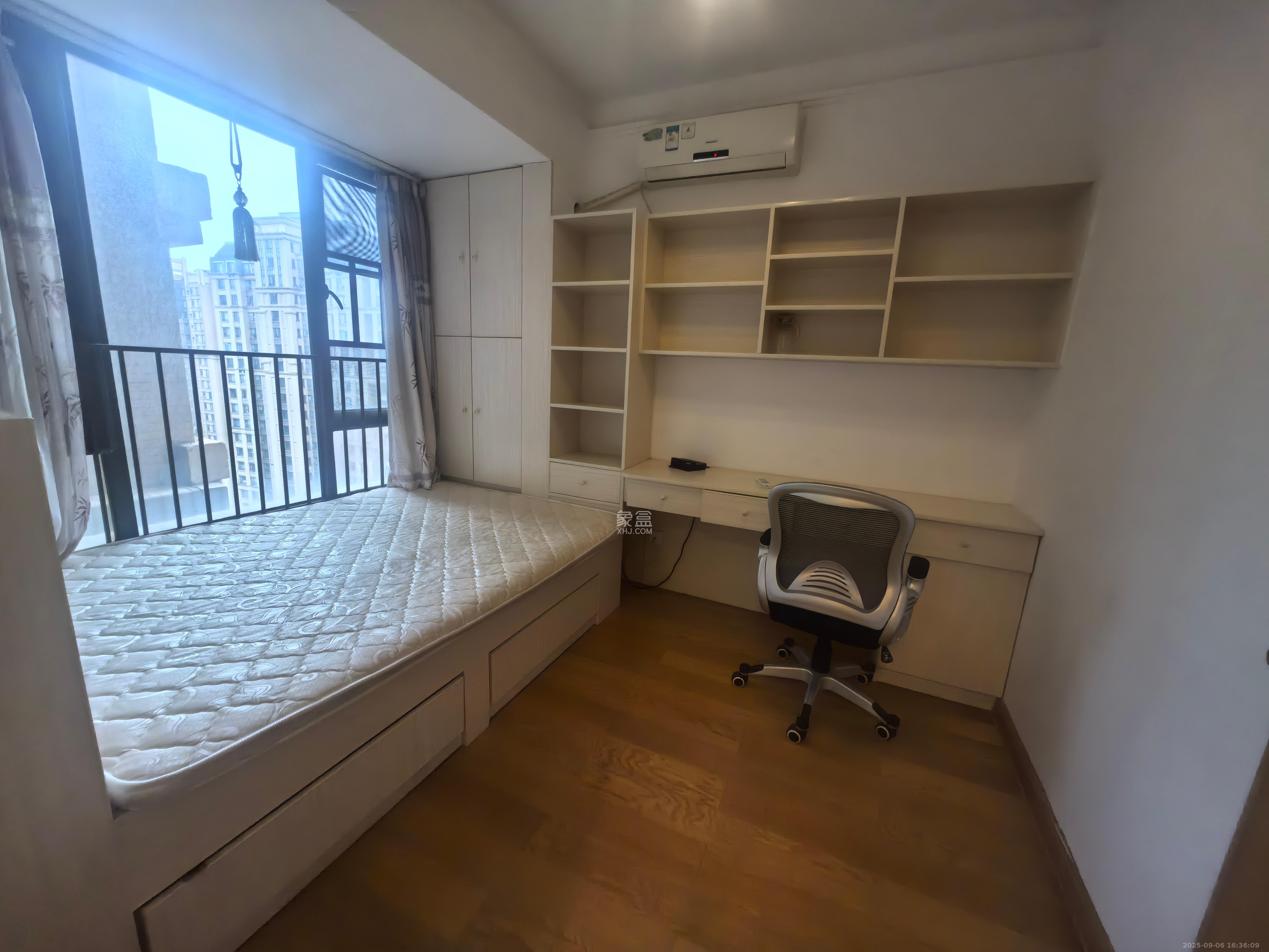 中海国际四期 3室2厅2卫 2200.0元/月 中海国际四期 3室2厅2卫 2200.0元/月室内图