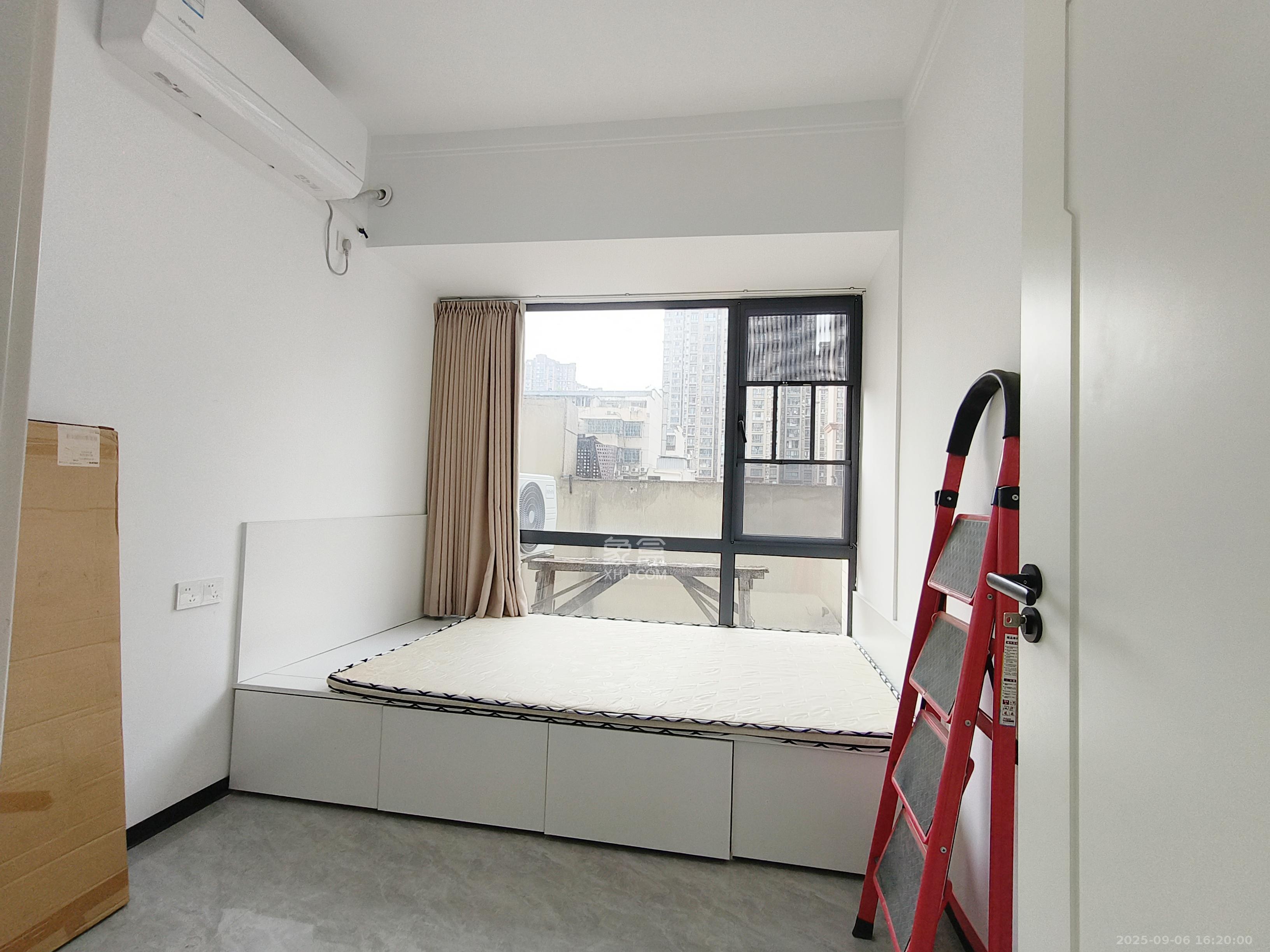 蓝山郡  3室2厅1卫    2100.0元/月 蓝山郡  3室2厅1卫    2100.0元/月室内图