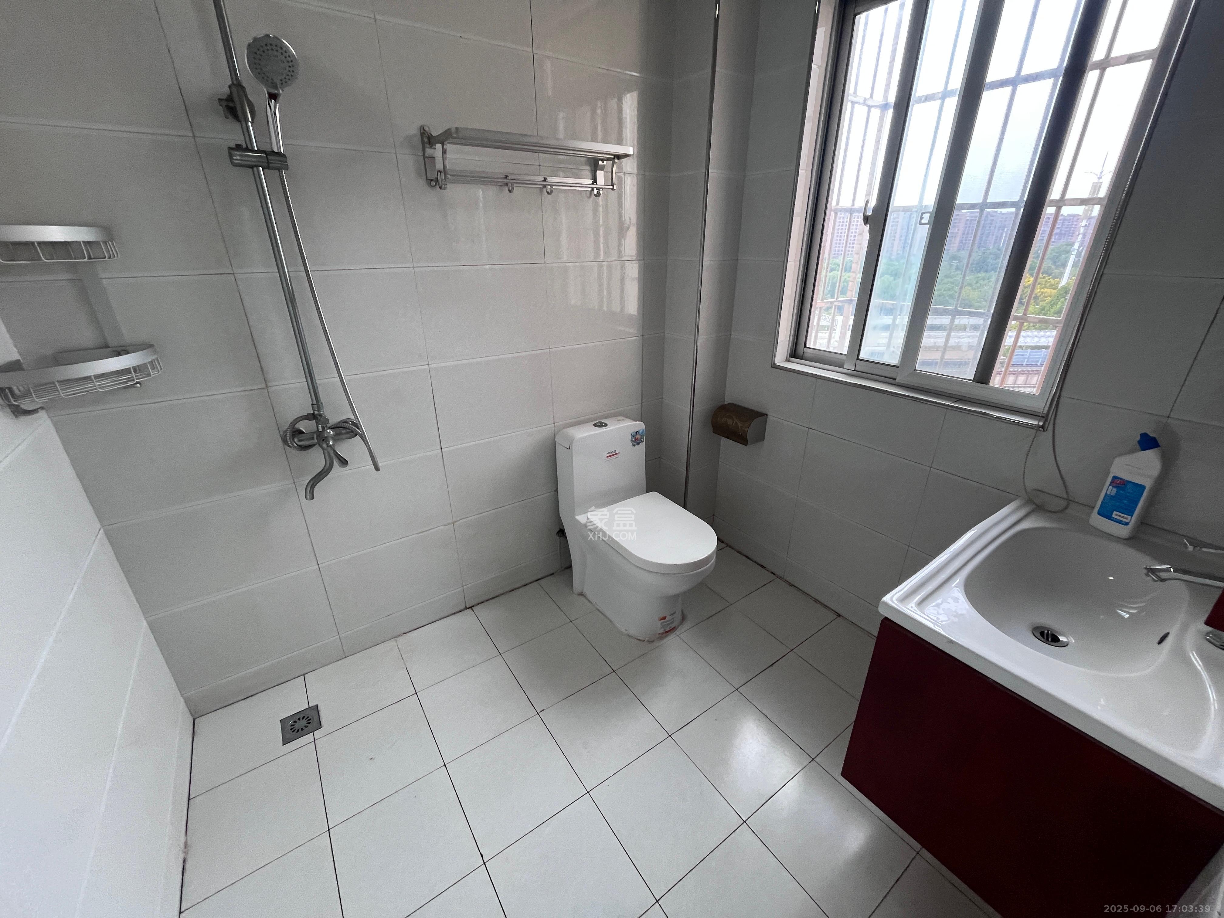 先锋新宇 1室0厅0卫 1100.0元/月 先锋新宇 1室0厅0卫 1100.0元/月室内图