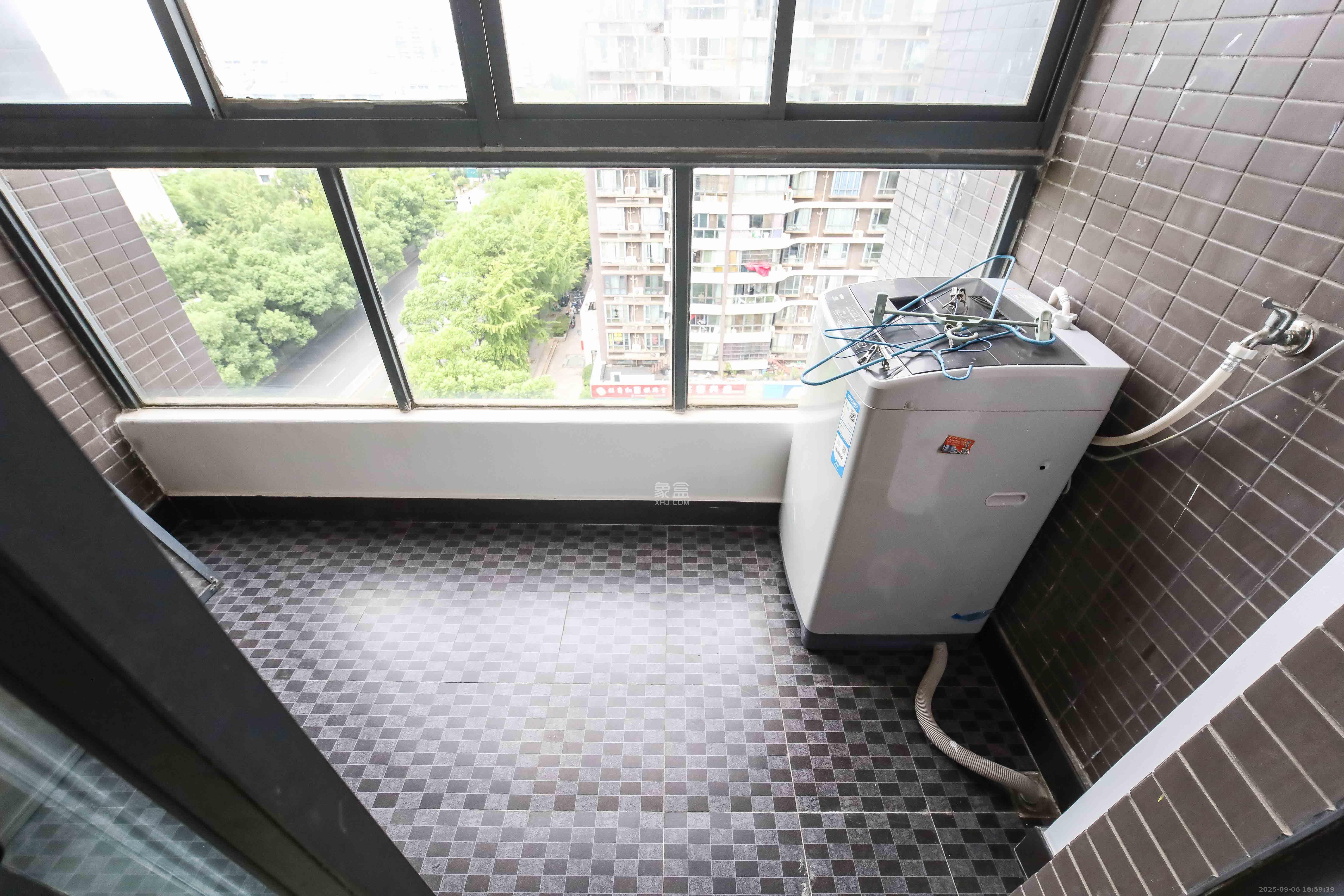 西子花苑 3室2厅1卫 116.0万 西子花苑 3室2厅1卫 116.0万阳台