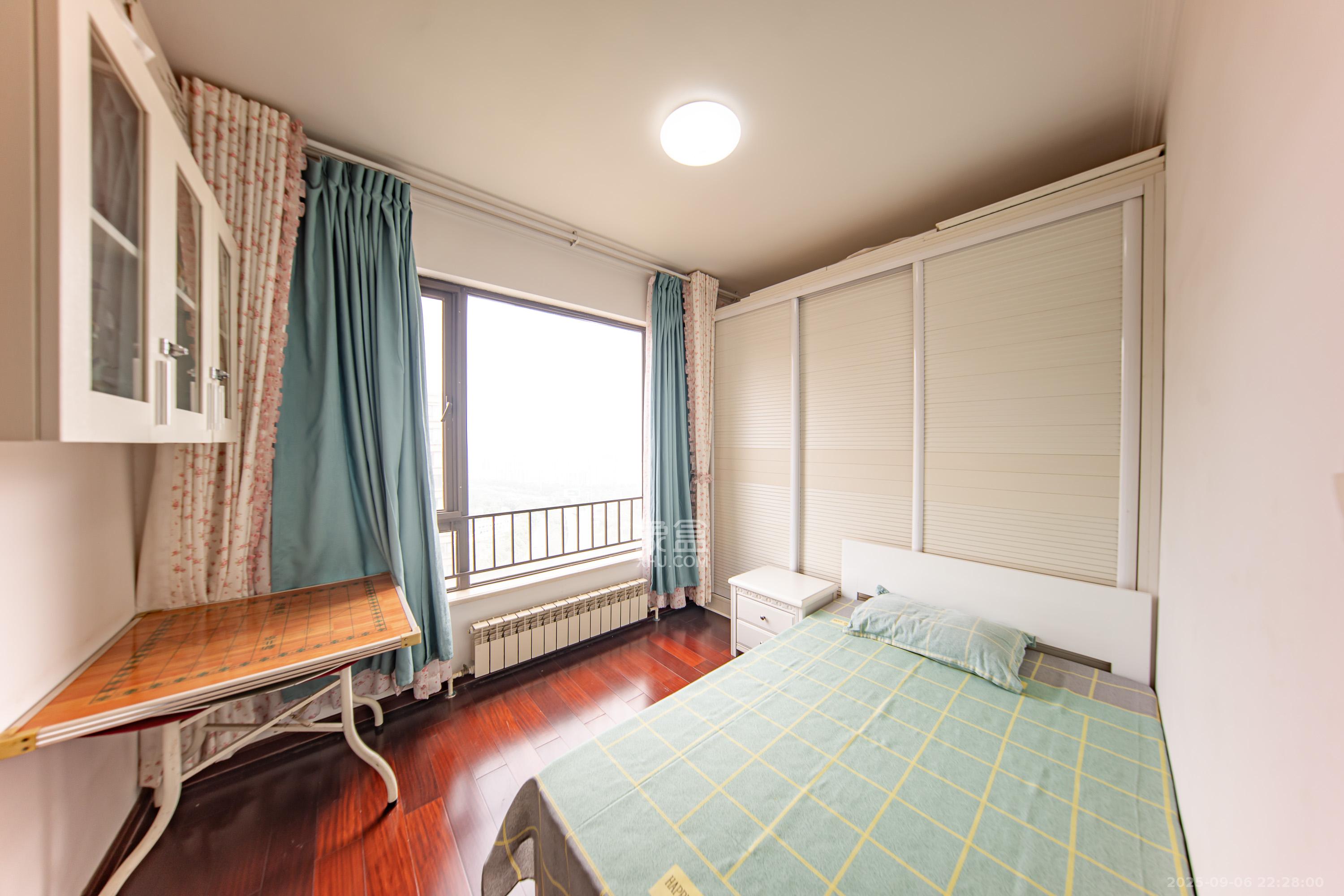 中海国际一期 1室2厅2卫 95.0万 中海国际一期 1室2厅2卫 95.0万卧室