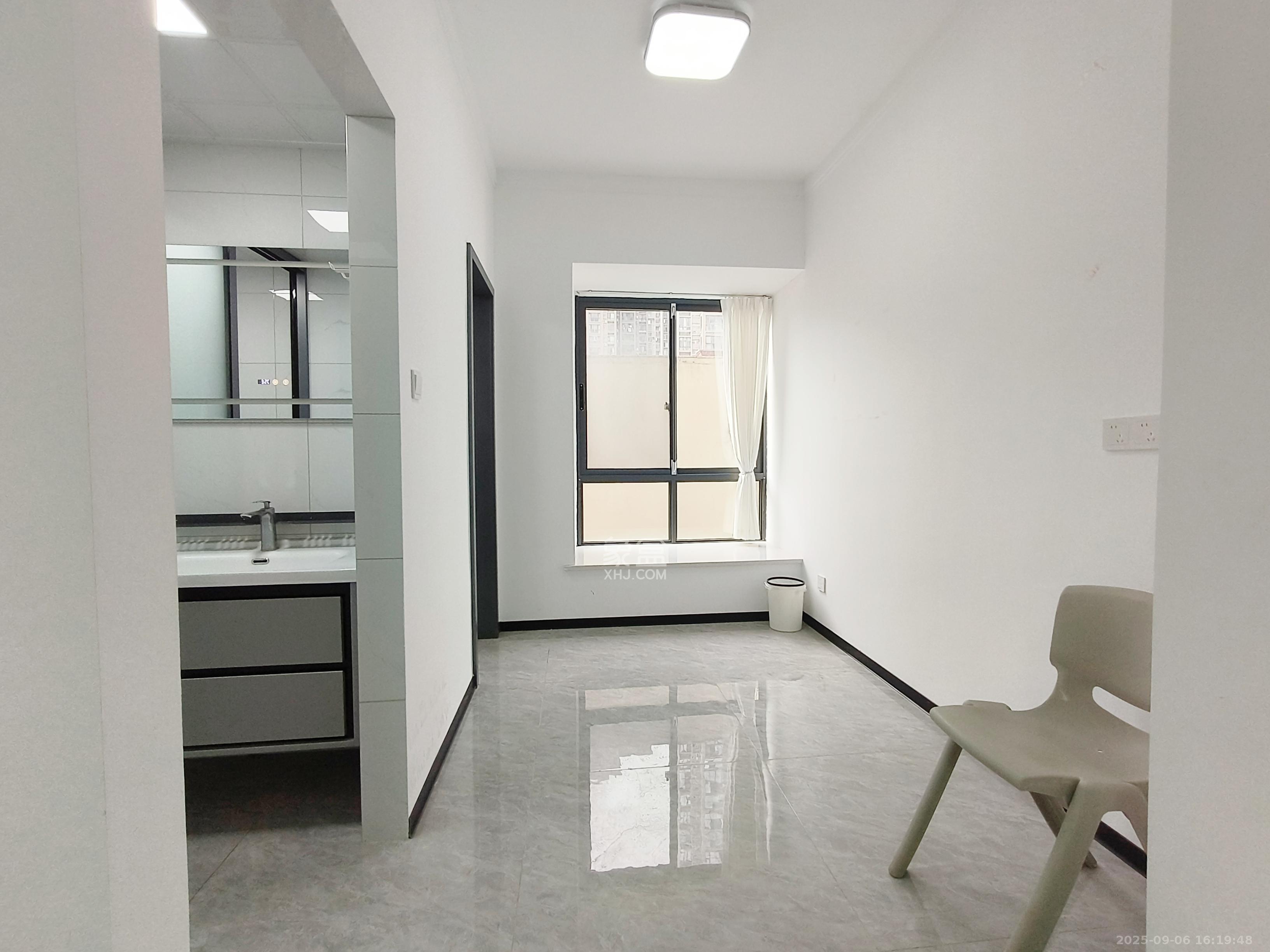 蓝山郡  3室2厅1卫    2100.0元/月 蓝山郡  3室2厅1卫    2100.0元/月室内图