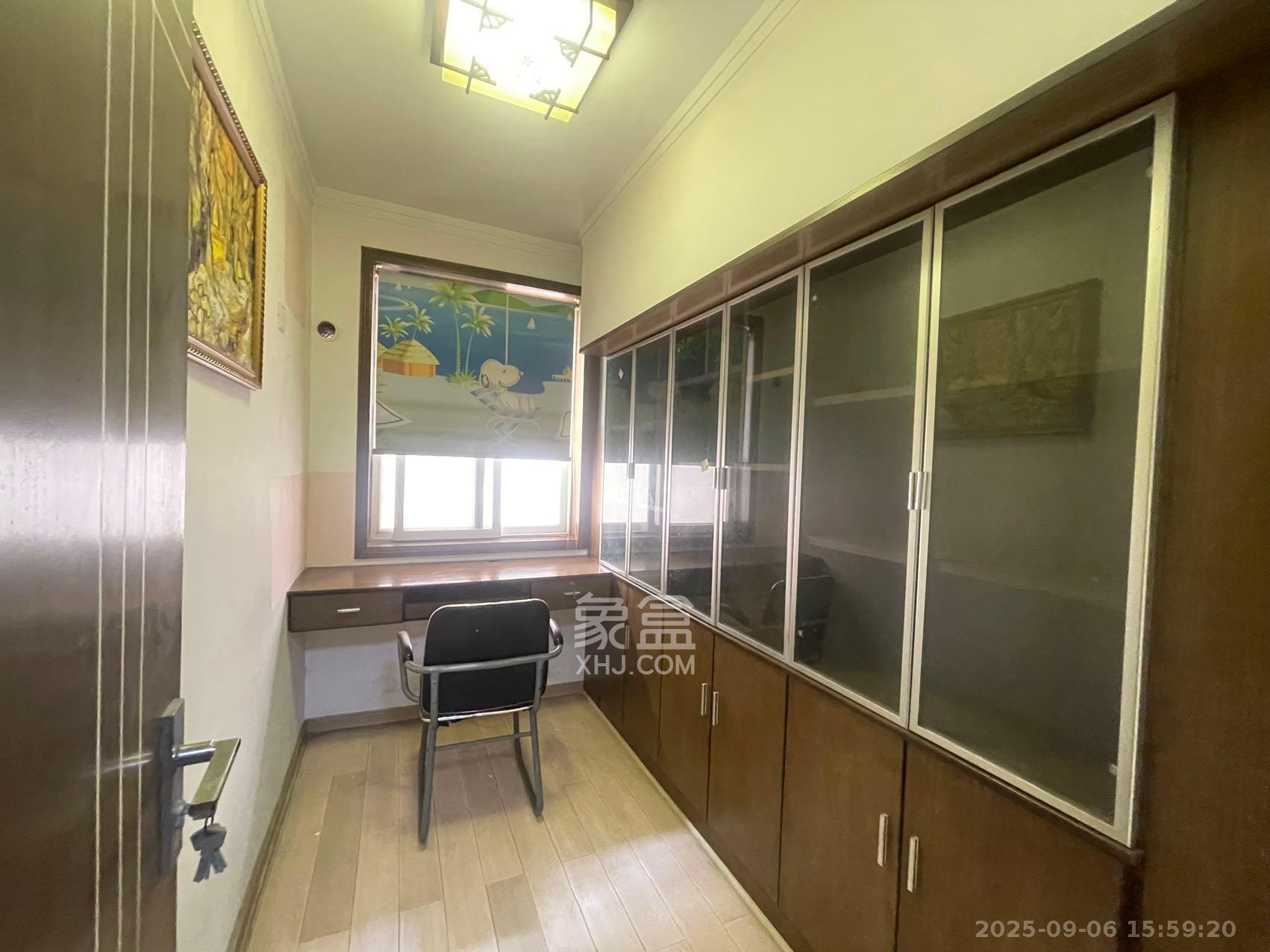 星邮小区  3室2厅2卫   1650.00元/月室内图