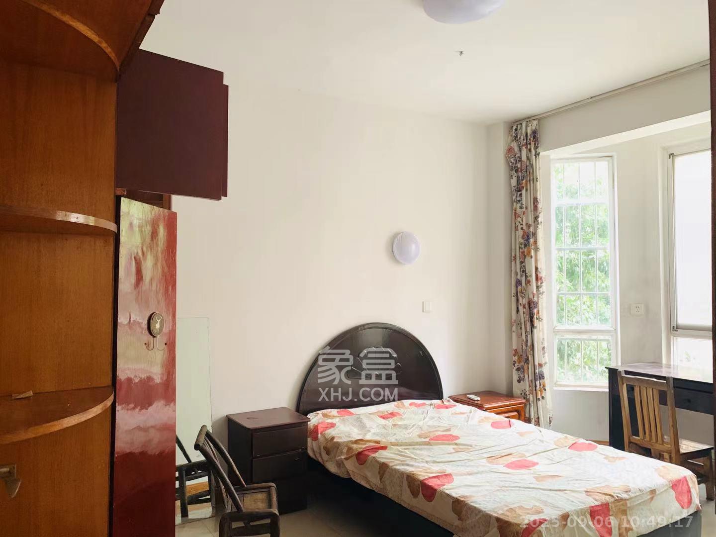 山水人家一二期  1室1厅1卫    900.0元/月 山水人家一二期  1室1厅1卫    900.0元/月室内图