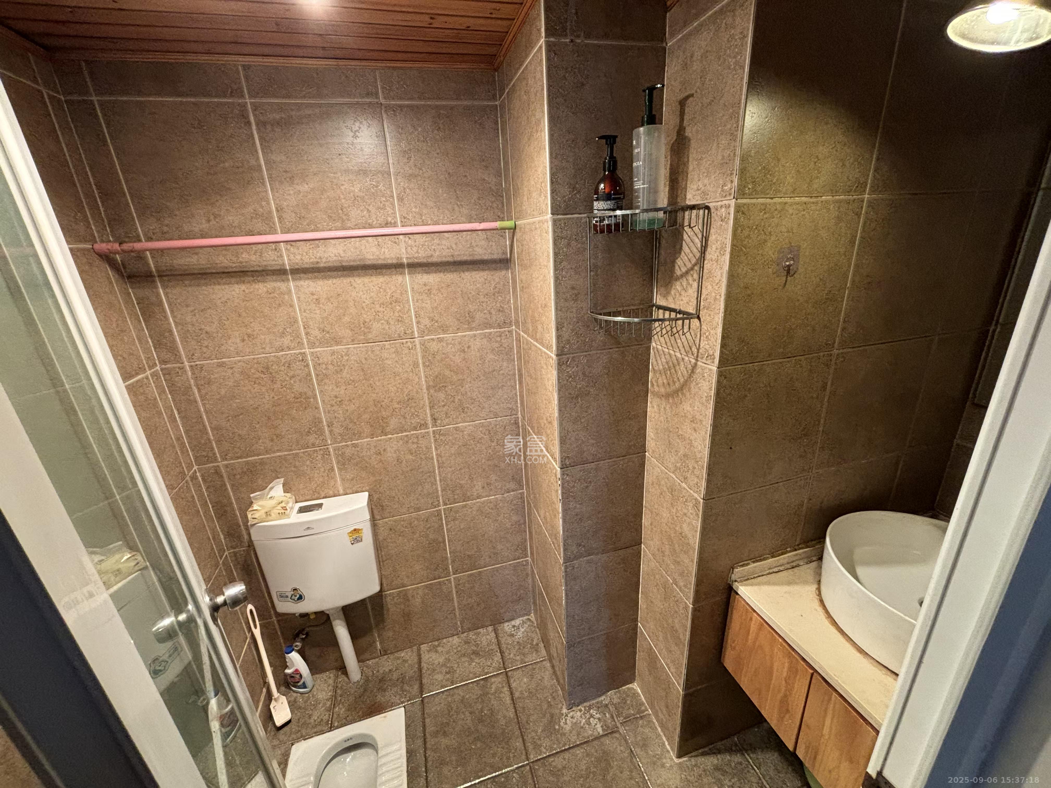 未来蜂巢  3室2厅1卫    1600.0元/月室内图