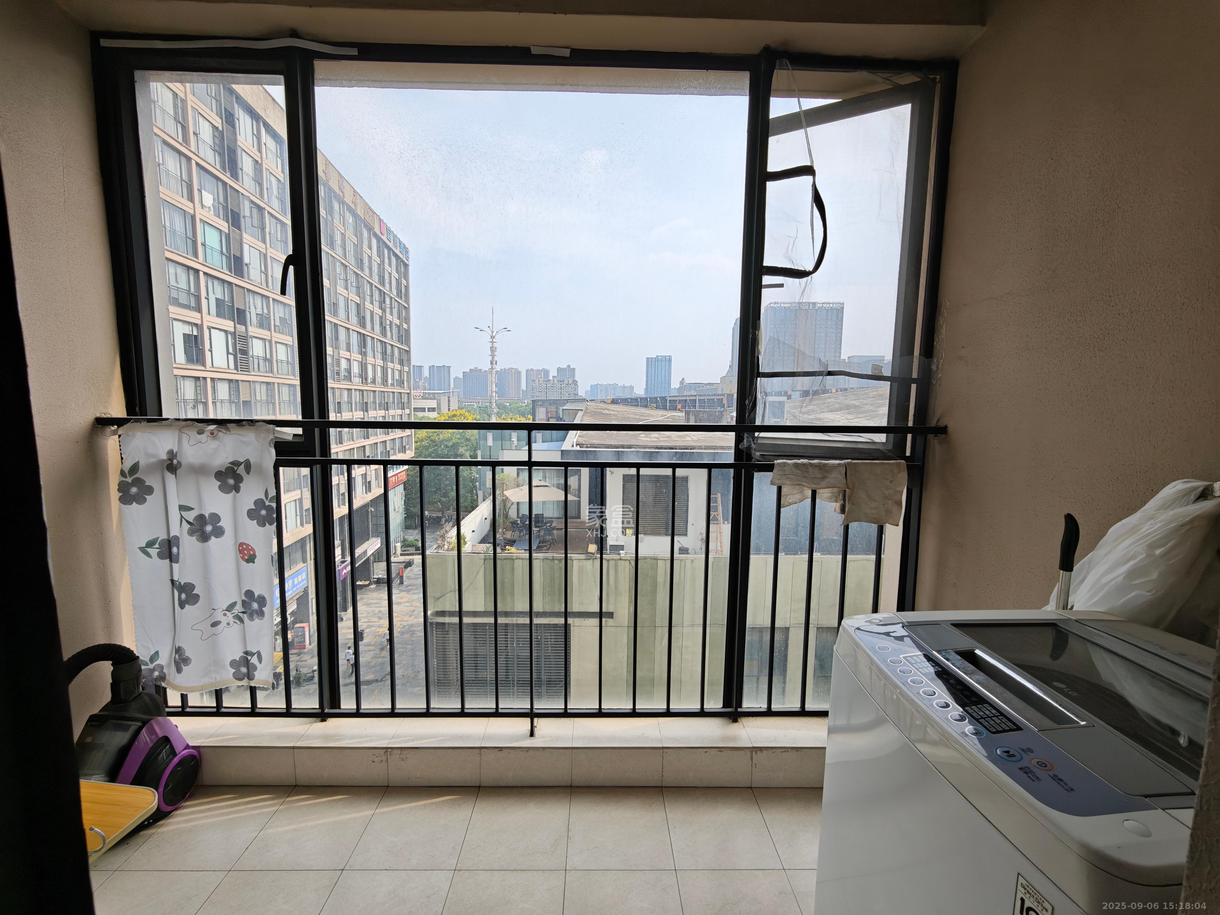 万科金域华府一期 1室1厅1卫 1500.0元/月 万科金域华府一期 1室1厅1卫 1500.0元/月室内图