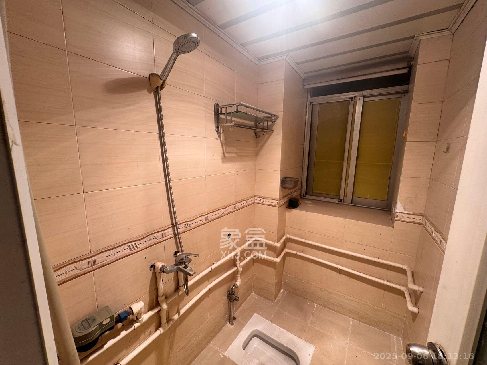 洞井一小区  3室2厅2卫    1600.0元/月室内图