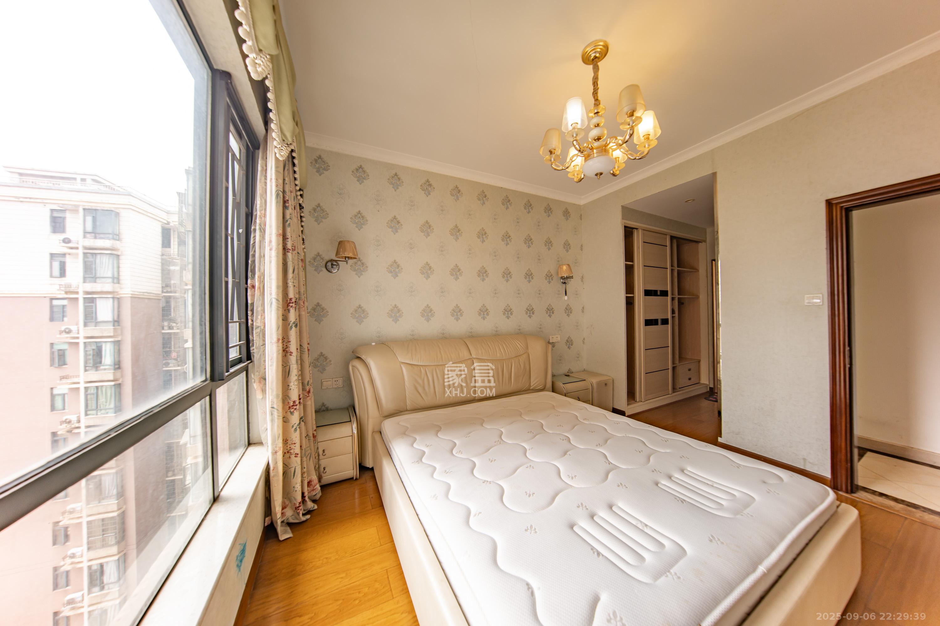 枫华府第  3室2厅1卫    79.0万 枫华府第  3室2厅1卫    79.0万卧室