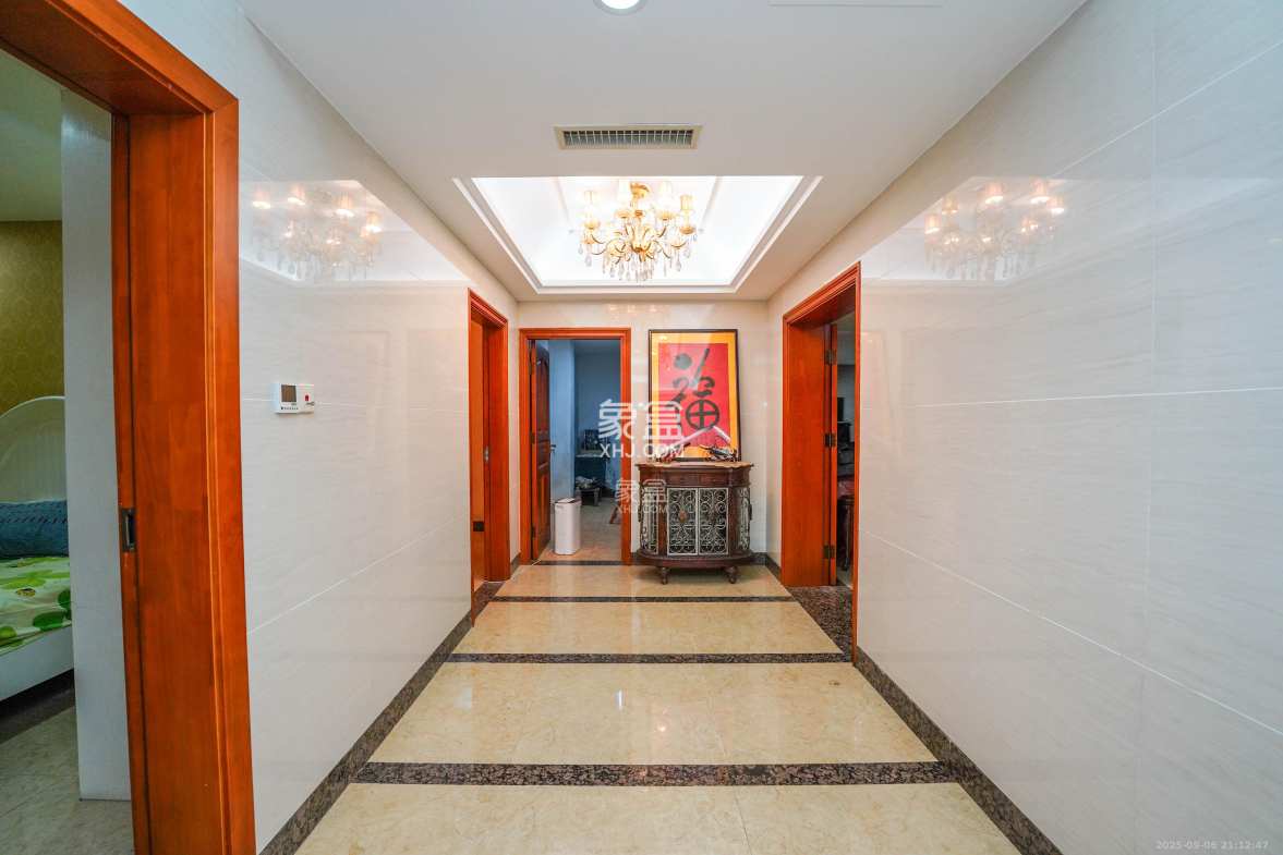 保利阆峰云墅 5室2厅4卫 868.0万 保利阆峰云墅 5室2厅4卫 868.0万其他