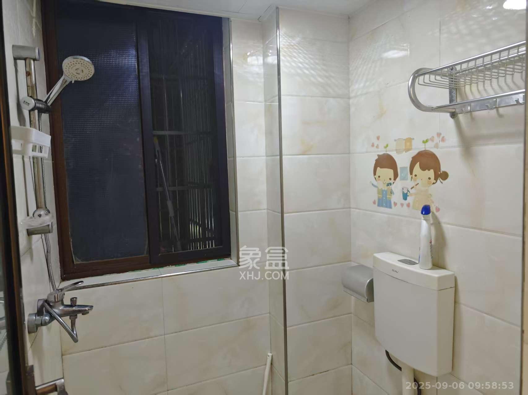 湖湾世景  3室2厅1卫   1900.00元/月室内图
