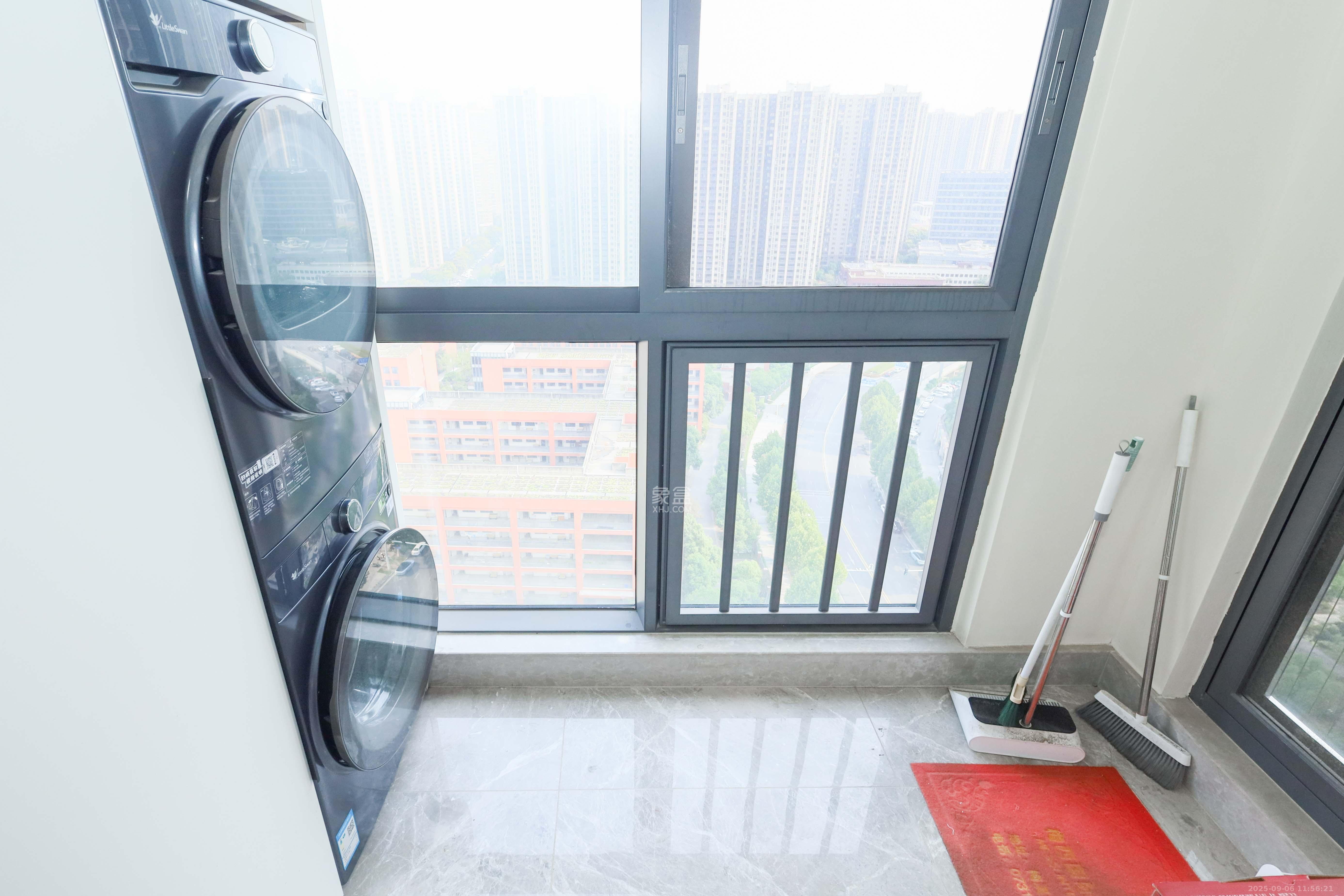 欣利梅溪左岸 4室2厅2卫 189.0万 欣利梅溪左岸 4室2厅2卫 189.0万阳台