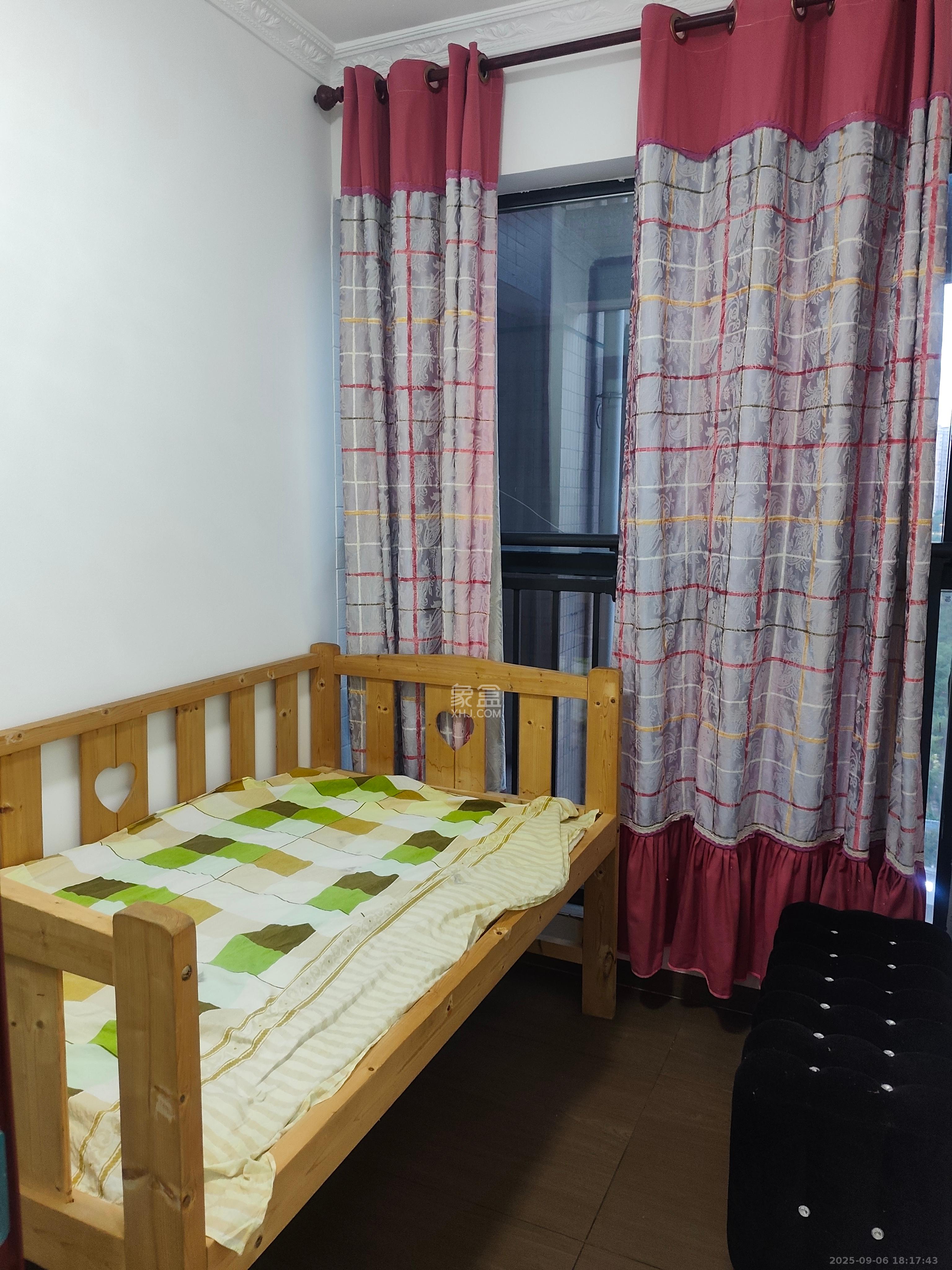 华悦城 2室2厅1卫 2400.0元/月 华悦城 2室2厅1卫 2400.0元/月室内图