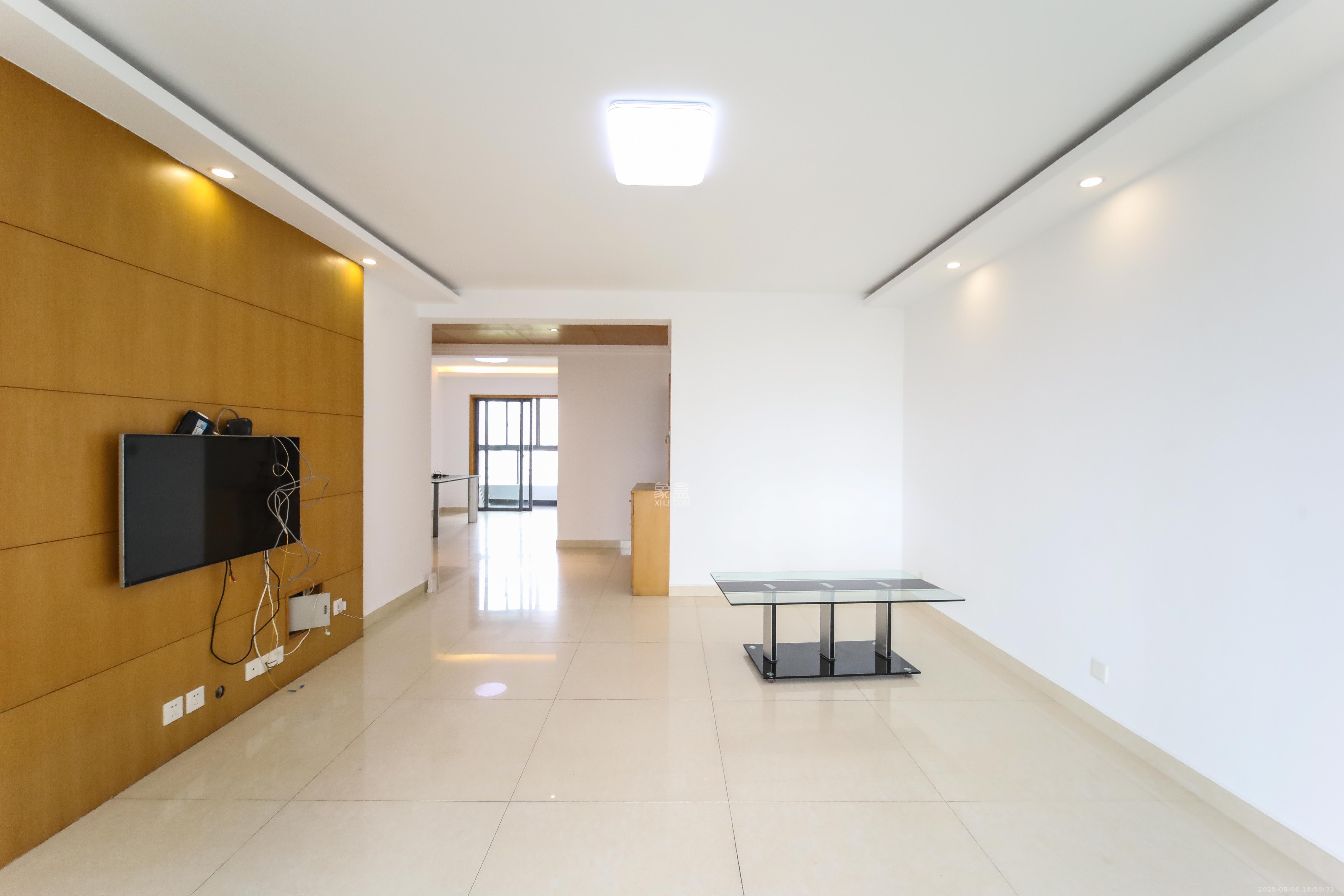 西子花苑 3室2厅1卫 116.0万 西子花苑 3室2厅1卫 116.0万客厅