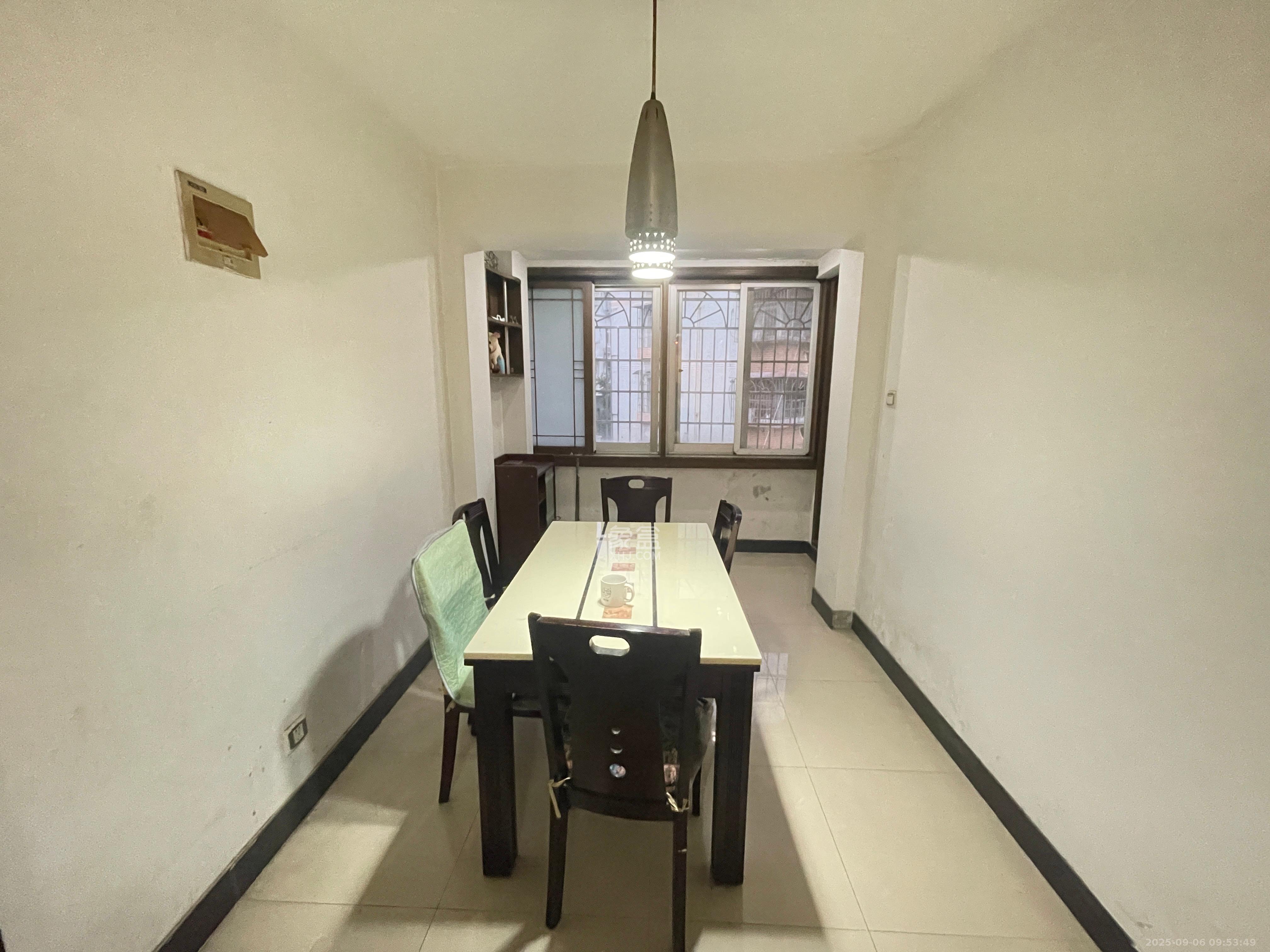 英才园二片  3室2厅2卫    2200.0元/月 英才园二片  3室2厅2卫    2200.0元/月室内图