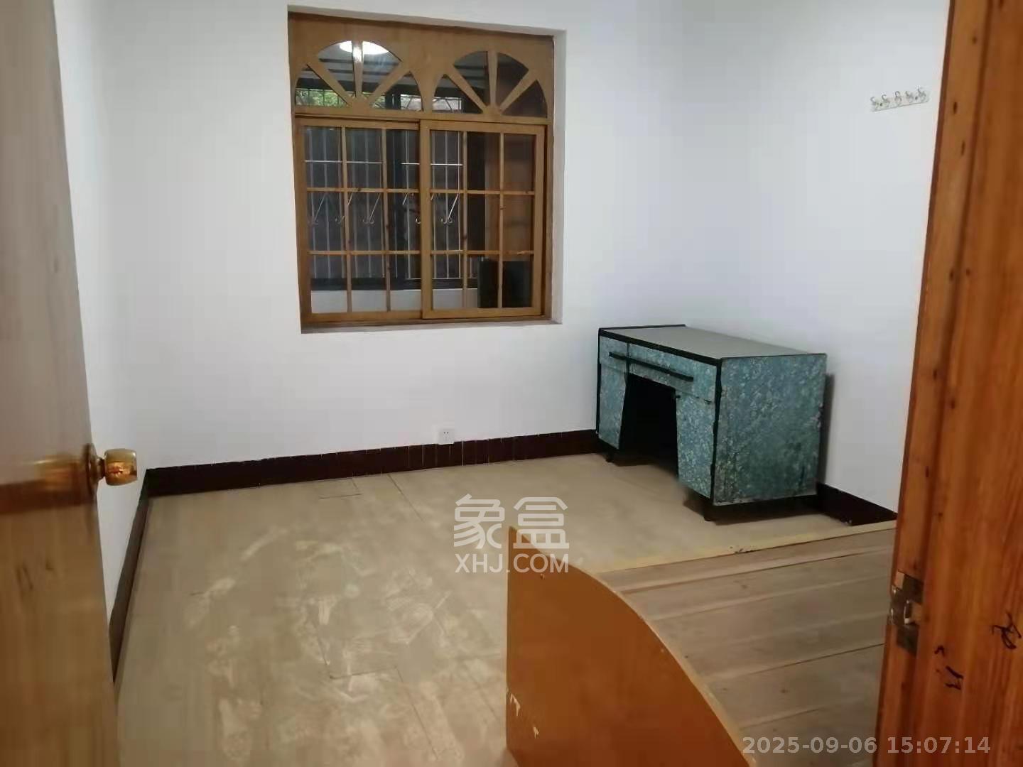 华达家园  3室2厅1卫    1500.0元/月室内图