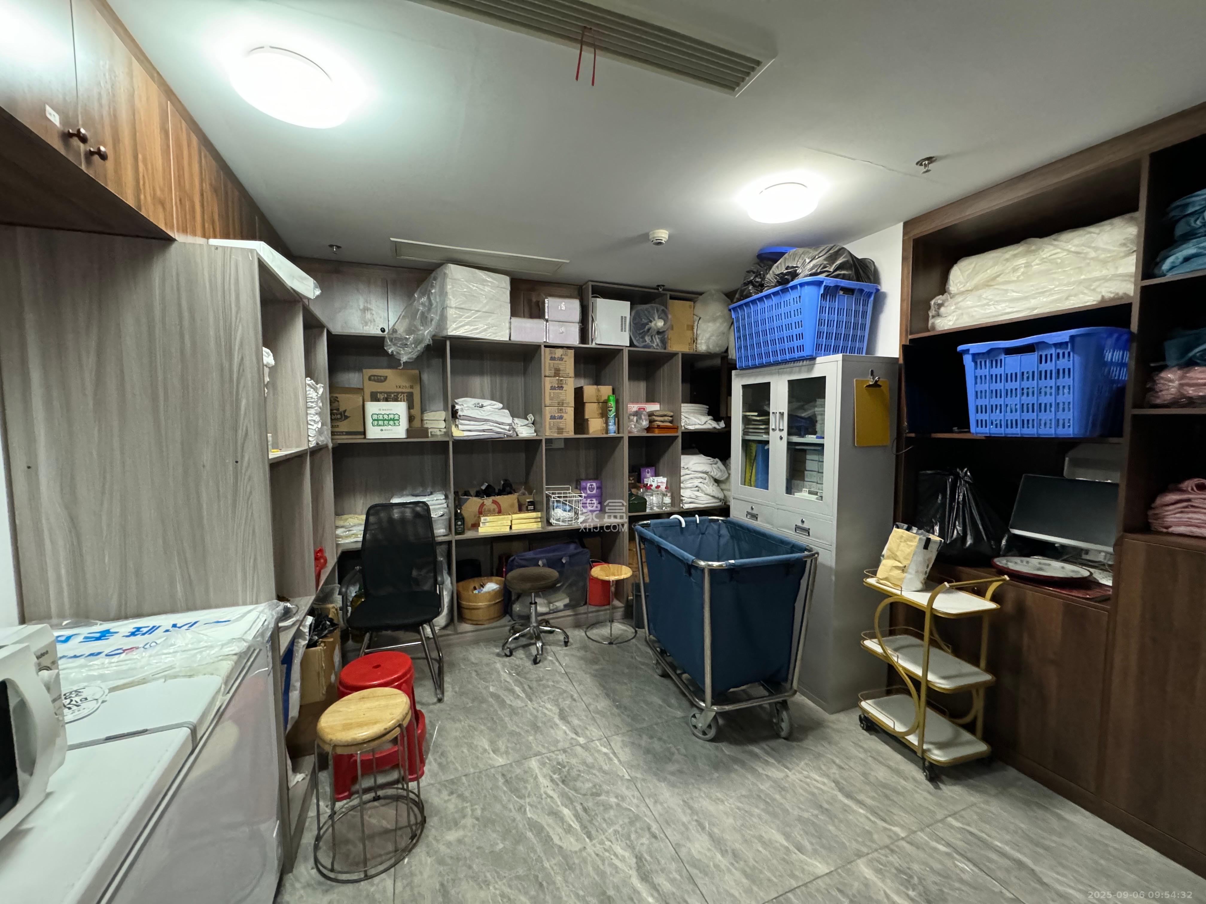 公园9号大都会 13室1厅1卫 22800.0元/月 公园9号大都会 13室1厅1卫 22800.0元/月室内图