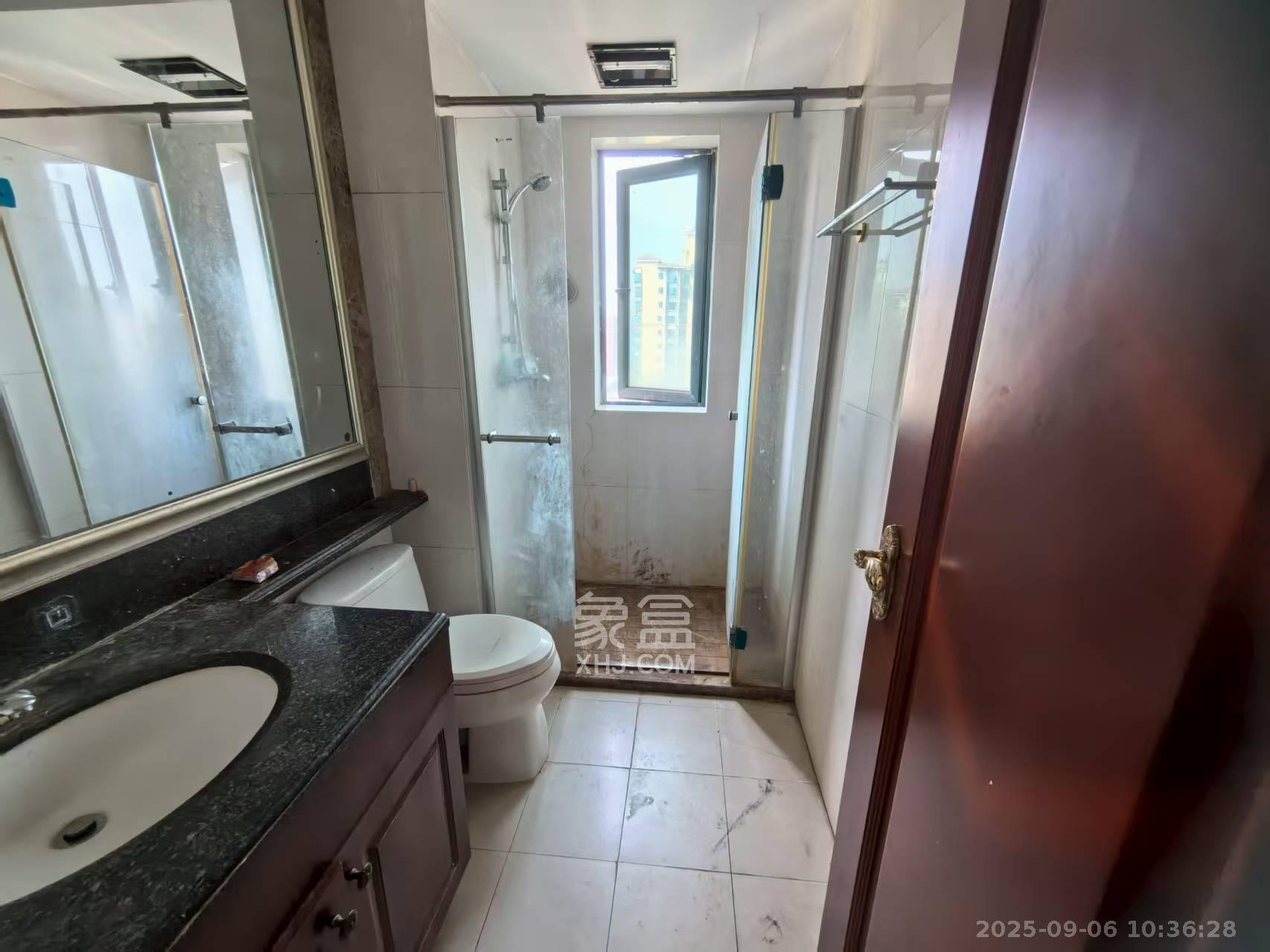 恒大绿洲 4室2厅2卫 3500.0元/月 恒大绿洲 4室2厅2卫 3500.0元/月室内图