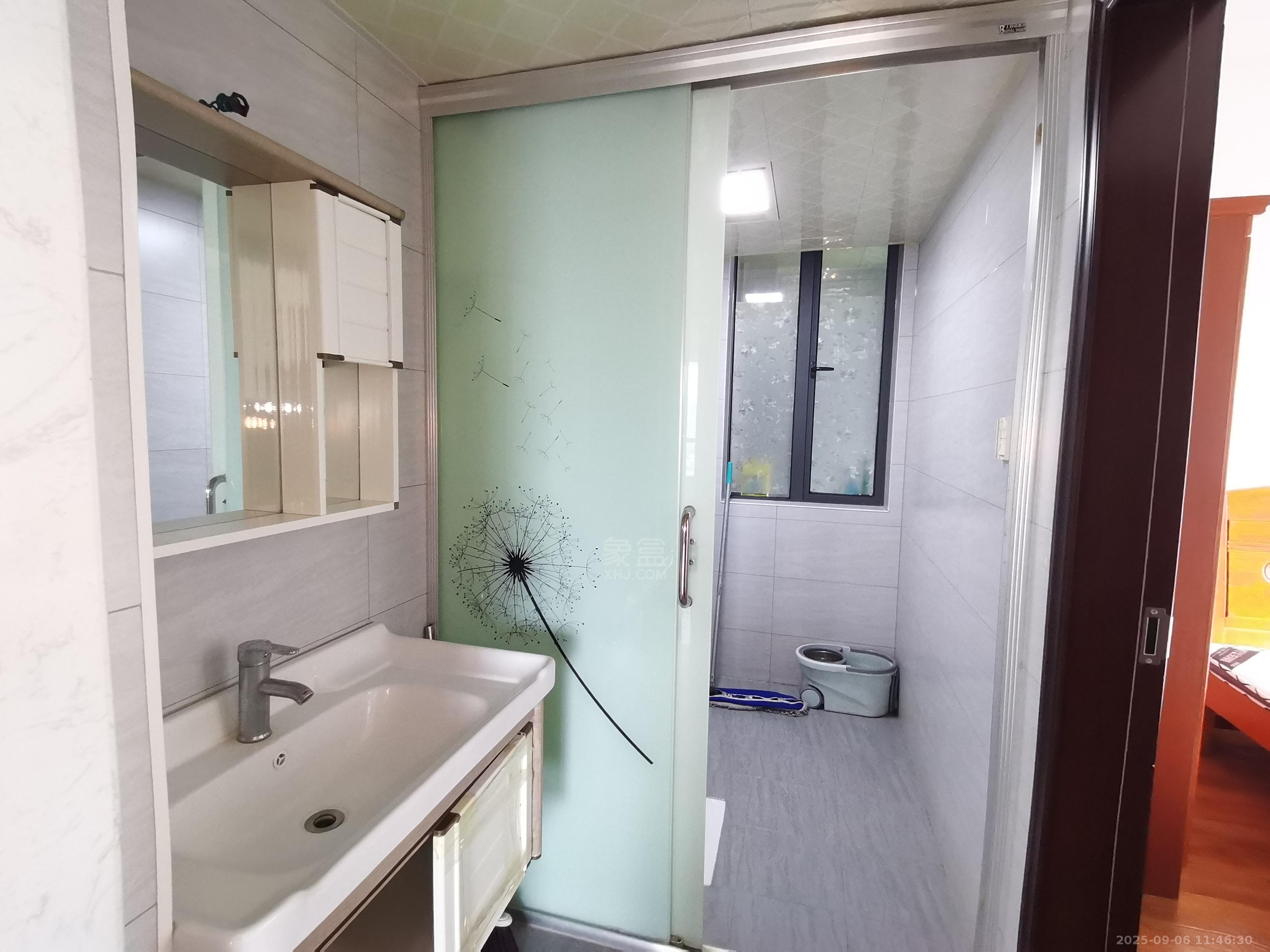 日盛山湖城 3室2厅1卫 1800.0元/月 日盛山湖城 3室2厅1卫 1800.0元/月室内图