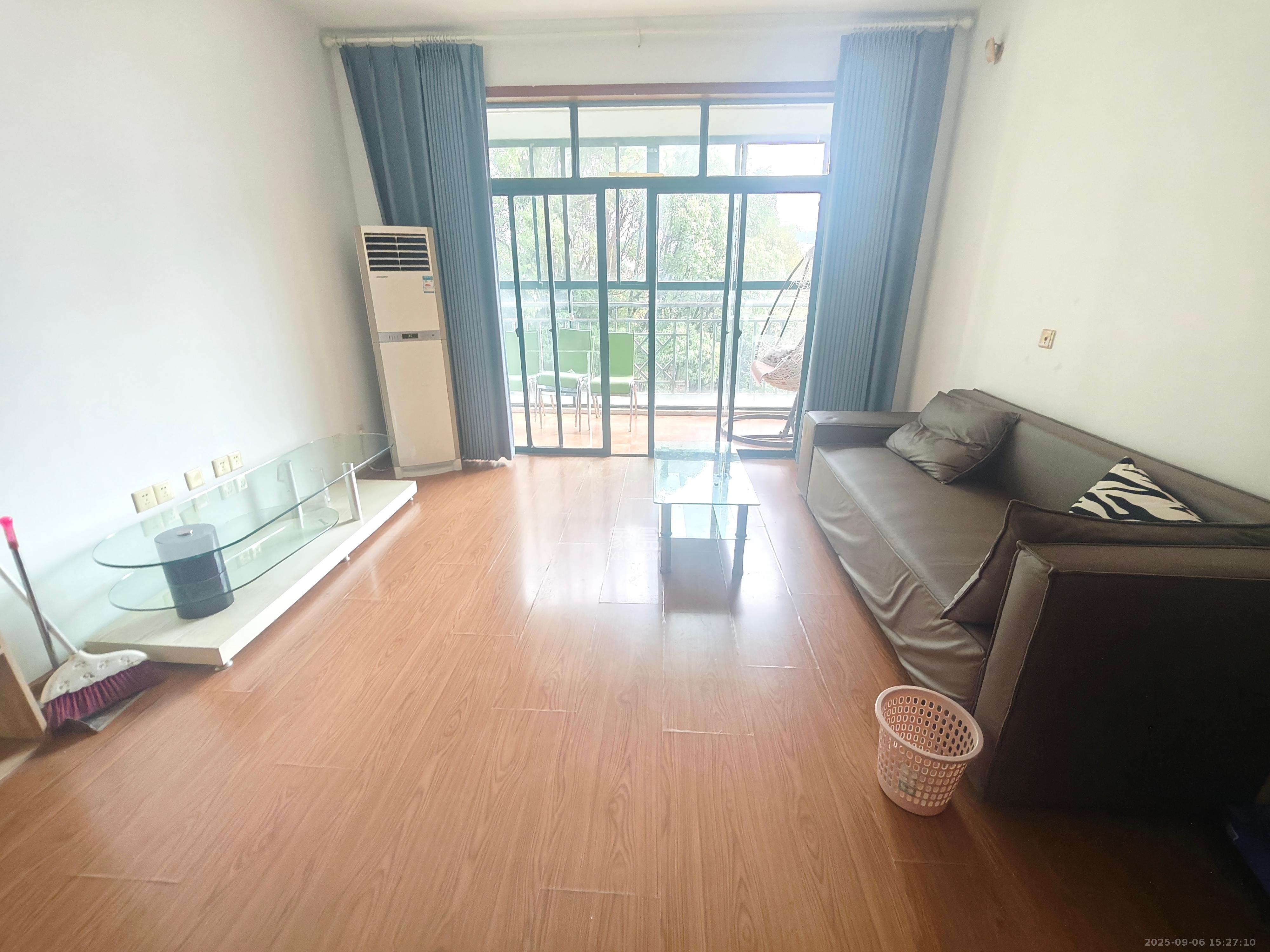 圣爵菲斯 1室2厅1卫 2000.0元/月 圣爵菲斯 1室2厅1卫 2000.0元/月室内图