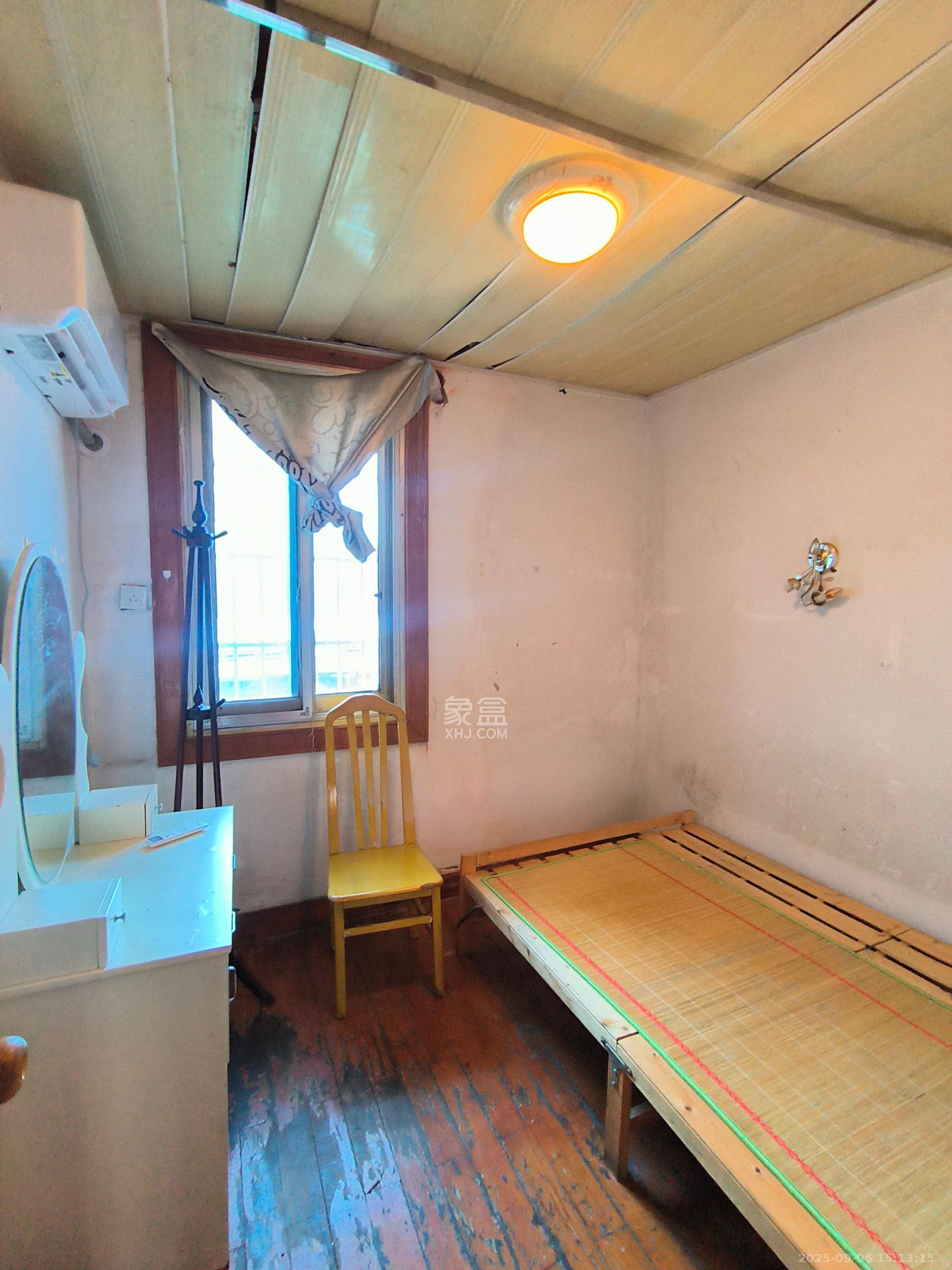 物贸小区  3室2厅1卫    1800.0元/月室内图