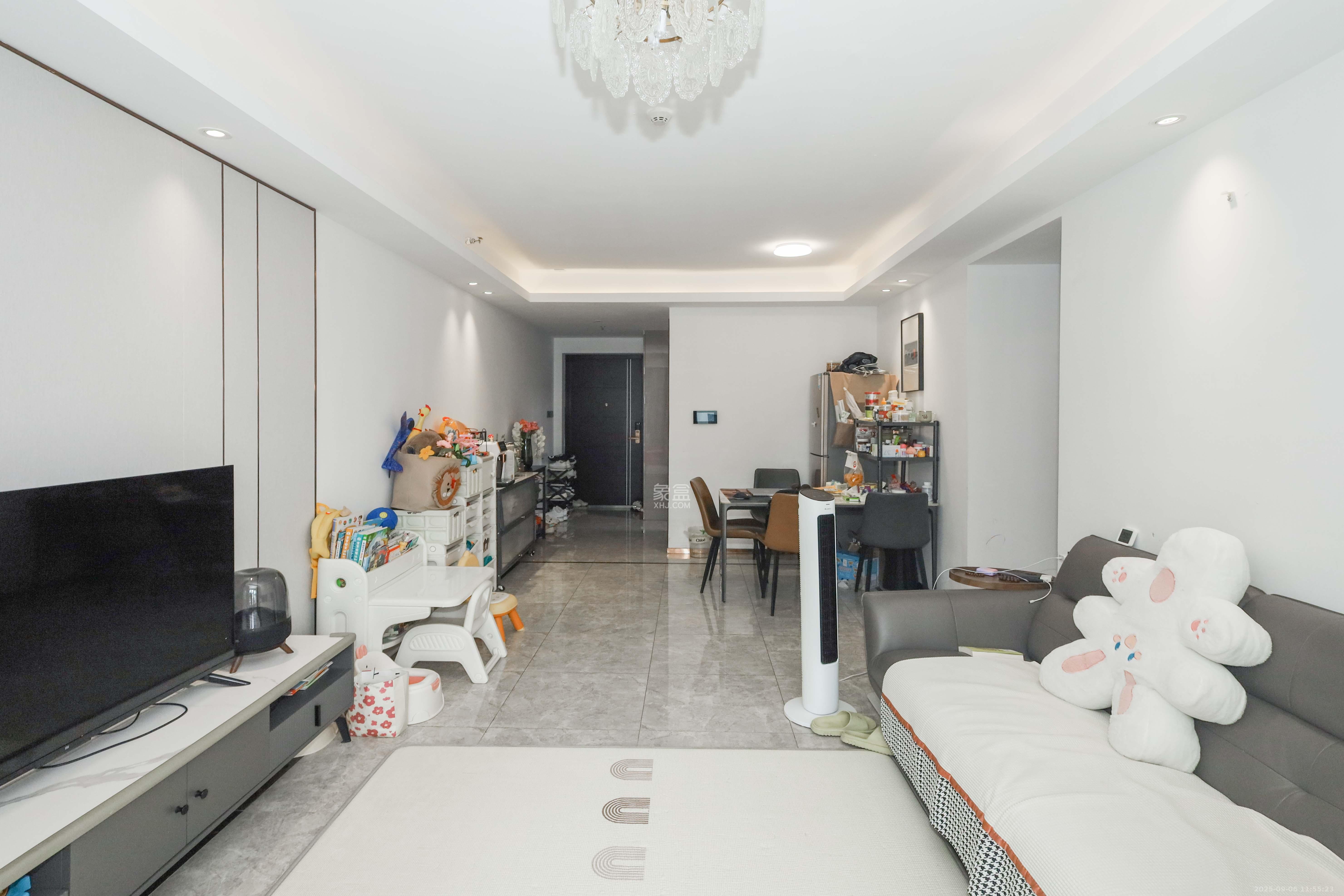 梅溪悦章  3室2厅2卫    129.8万 梅溪悦章  3室2厅2卫    129.8万客厅