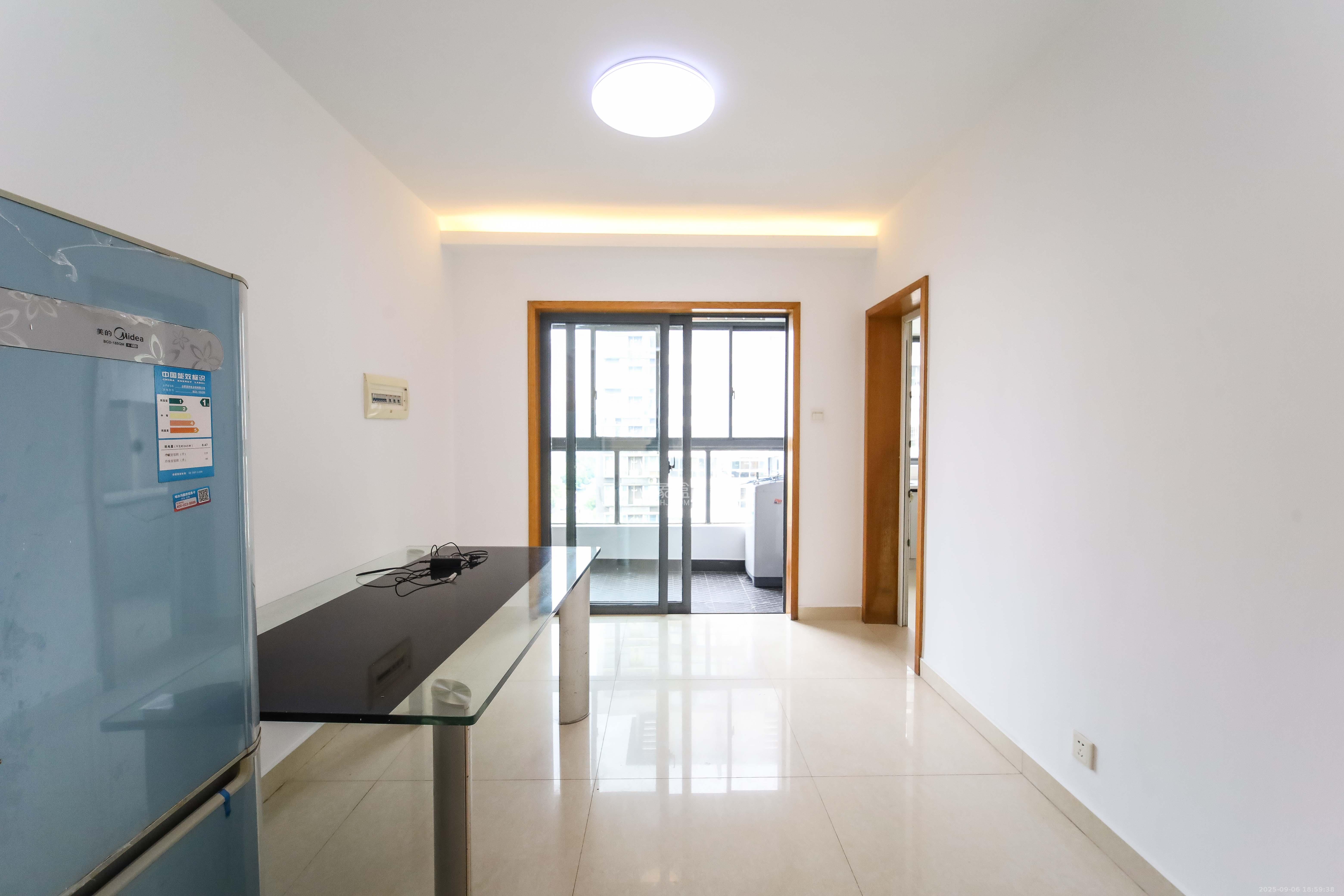 西子花苑 3室2厅1卫 116.0万 西子花苑 3室2厅1卫 116.0万客厅