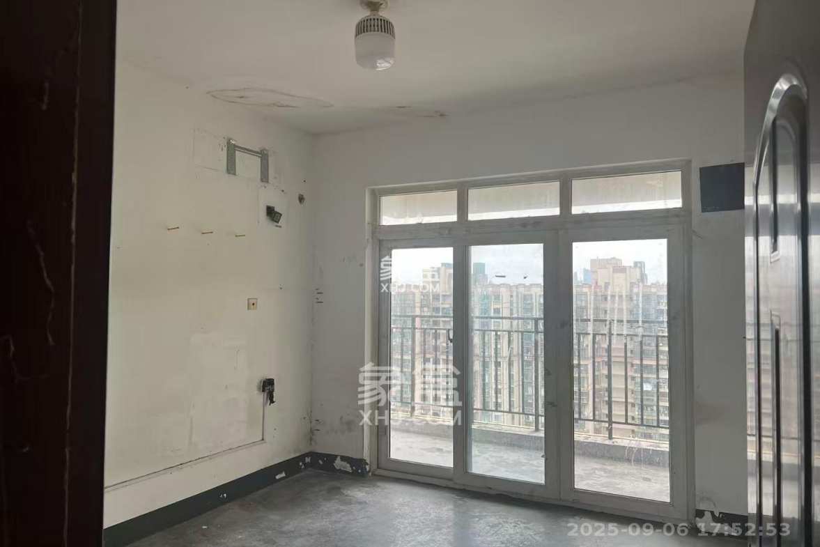 泊爱蓝湾 3室2厅2卫 2000.0元/月 泊爱蓝湾 3室2厅2卫 2000.0元/月室内图