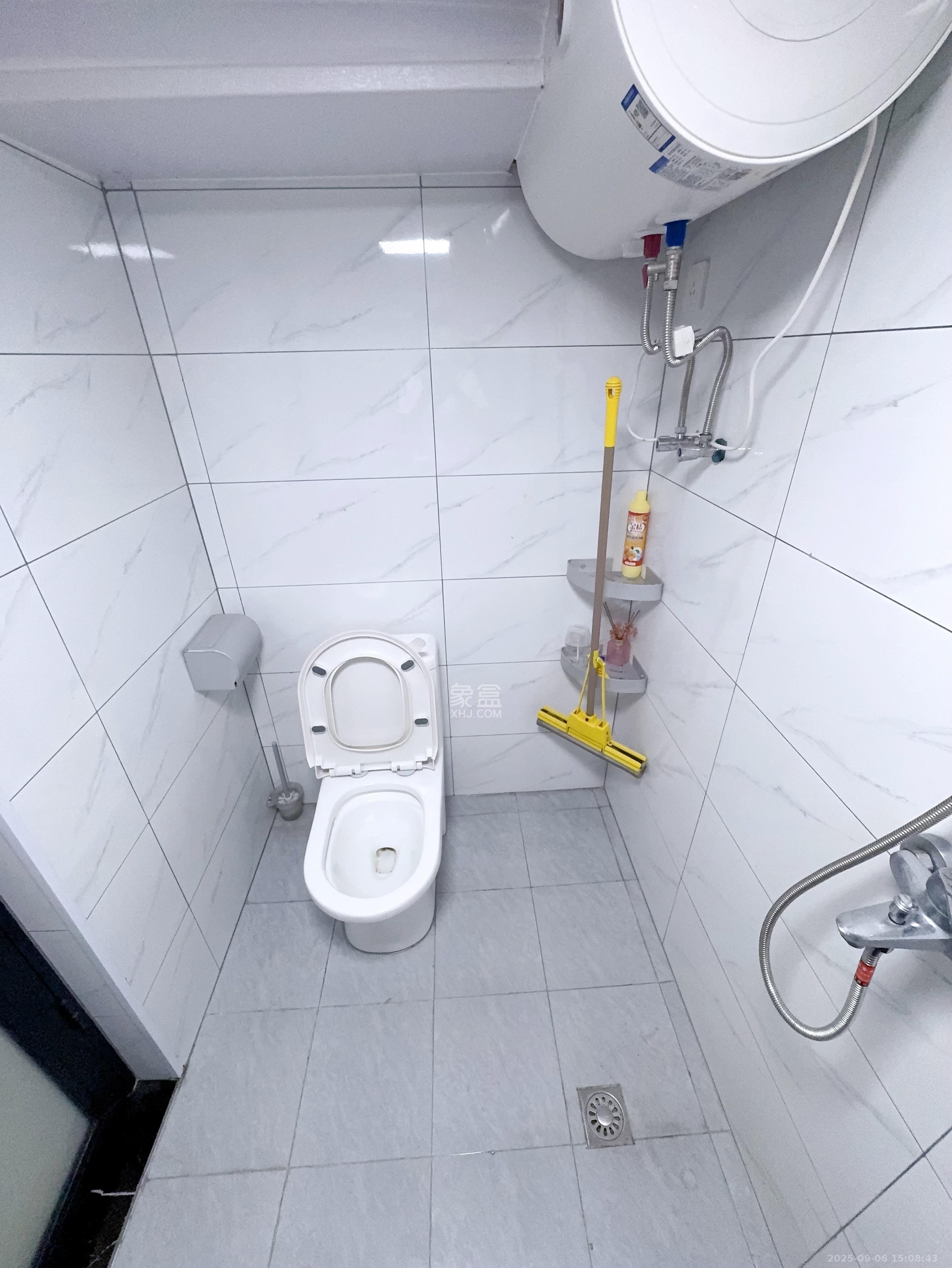 金地中交麓谷香颂(金地中交雅苑) 1室1厅1卫 1300.0元/月 金地中交麓谷香颂(金地中交雅苑) 1室1厅1卫 1300.0元/月室内图