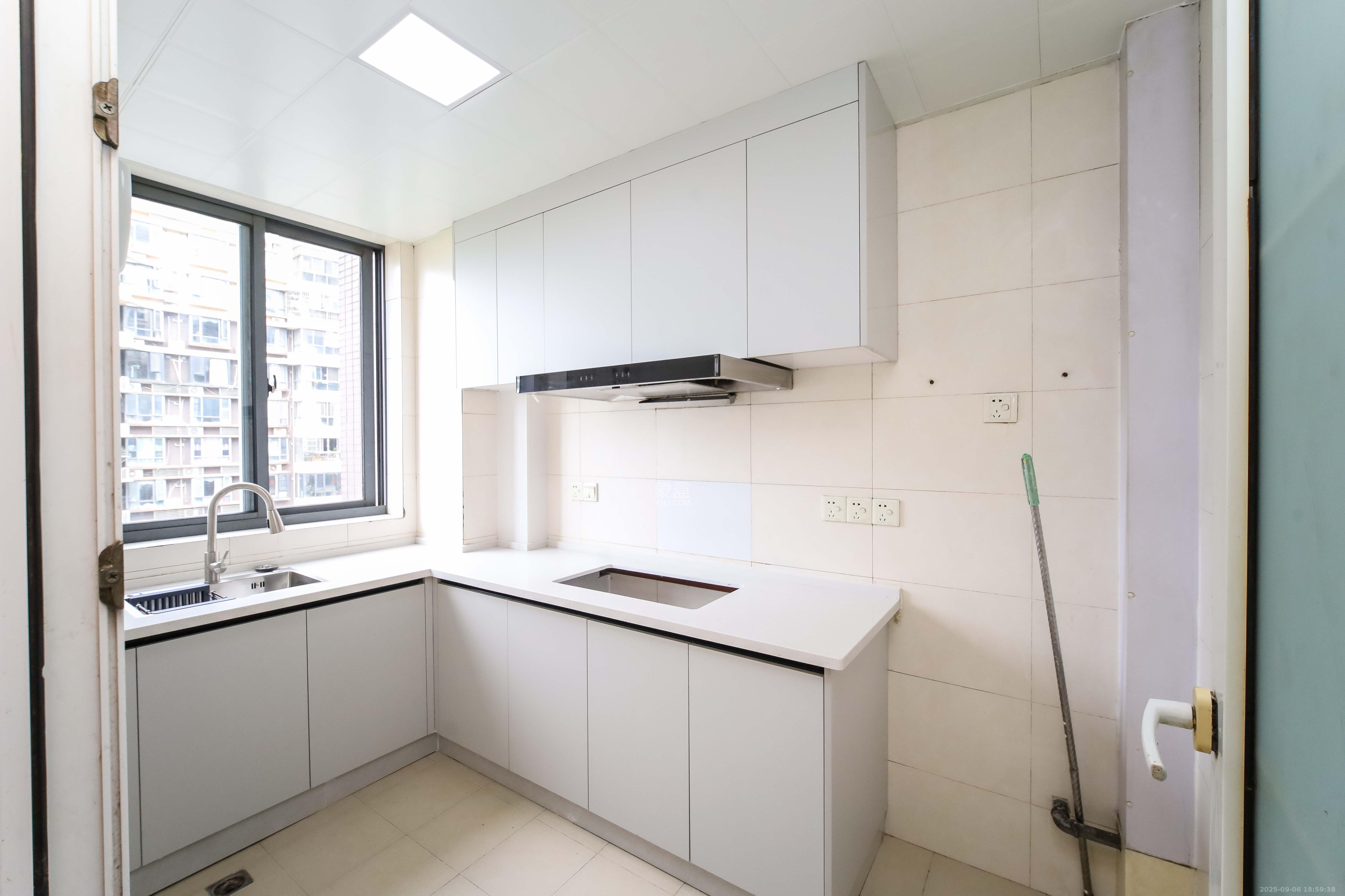 西子花苑 3室2厅1卫 116.0万 西子花苑 3室2厅1卫 116.0万厨房