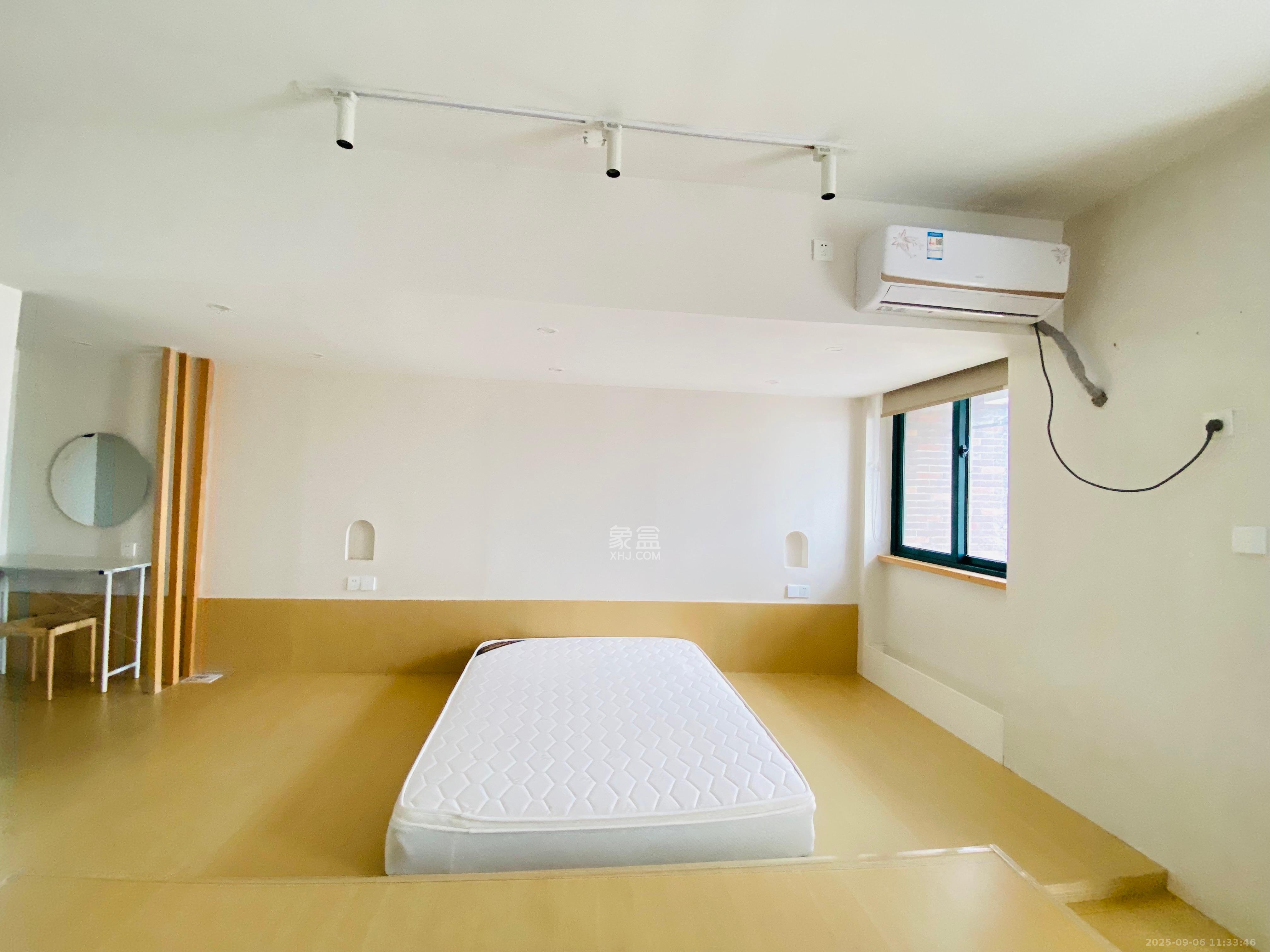 新青年公寓  1室1厅1卫    1500.0元/月室内图