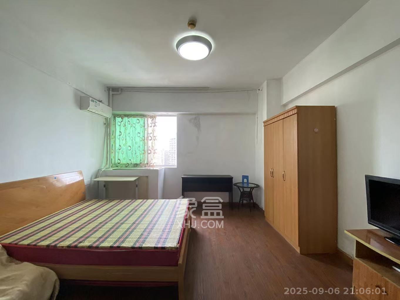 上城星座  1室1厅1卫    1700.0元/月室内图