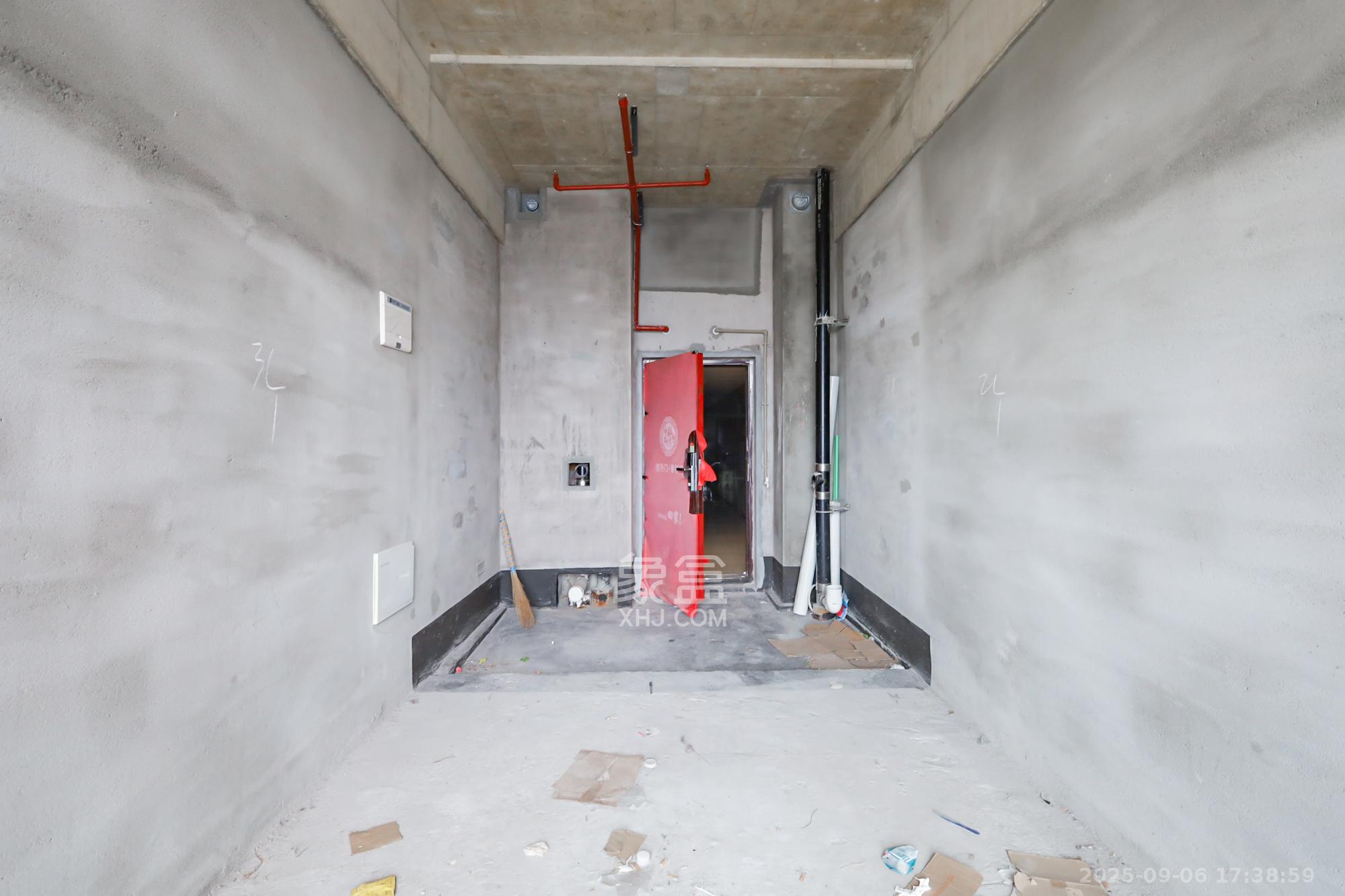 保利天禧EF区  1室1厅1卫    23.0万其他